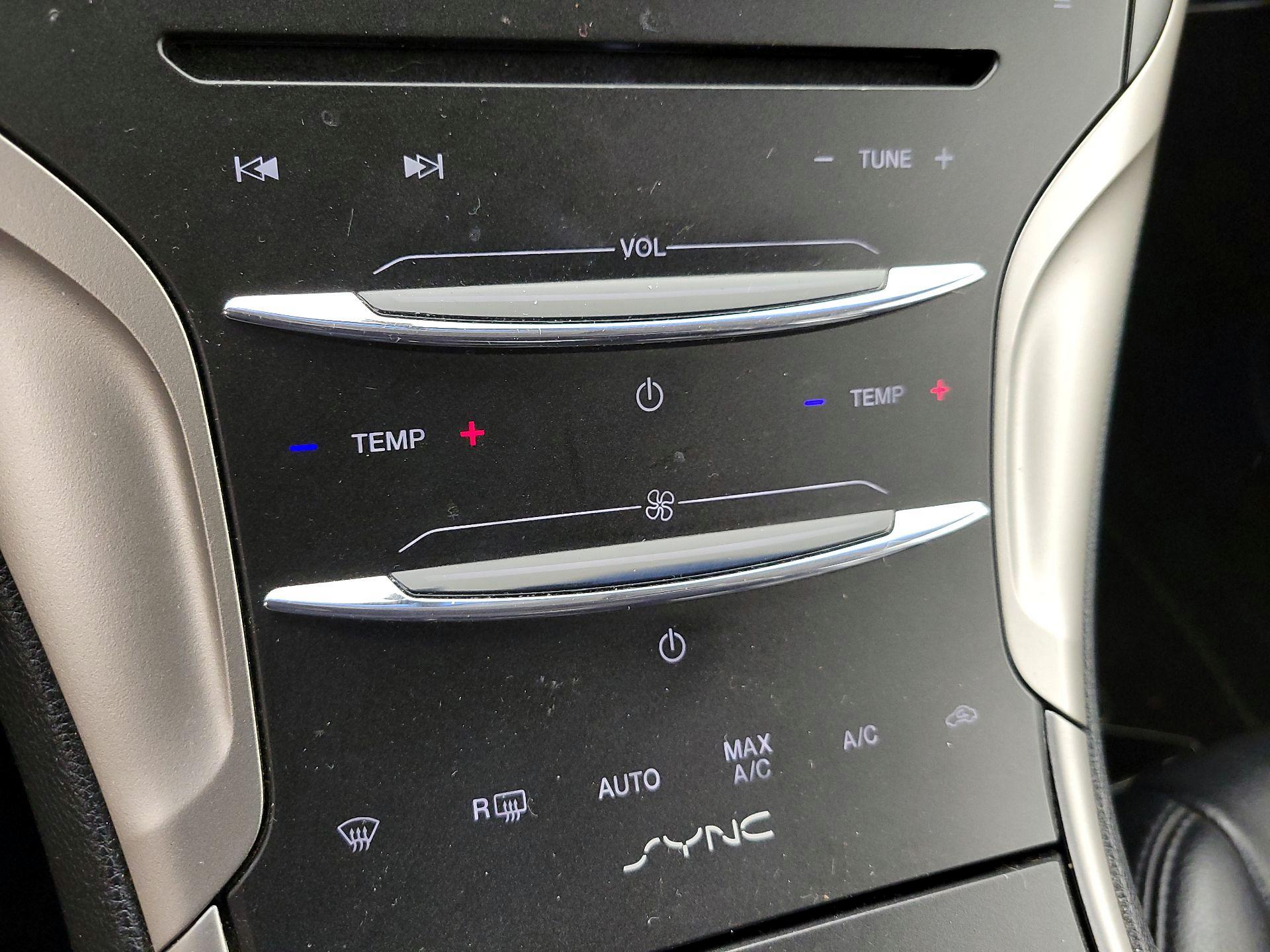 Thumbnail: 2016 Lincoln MKZ - 17