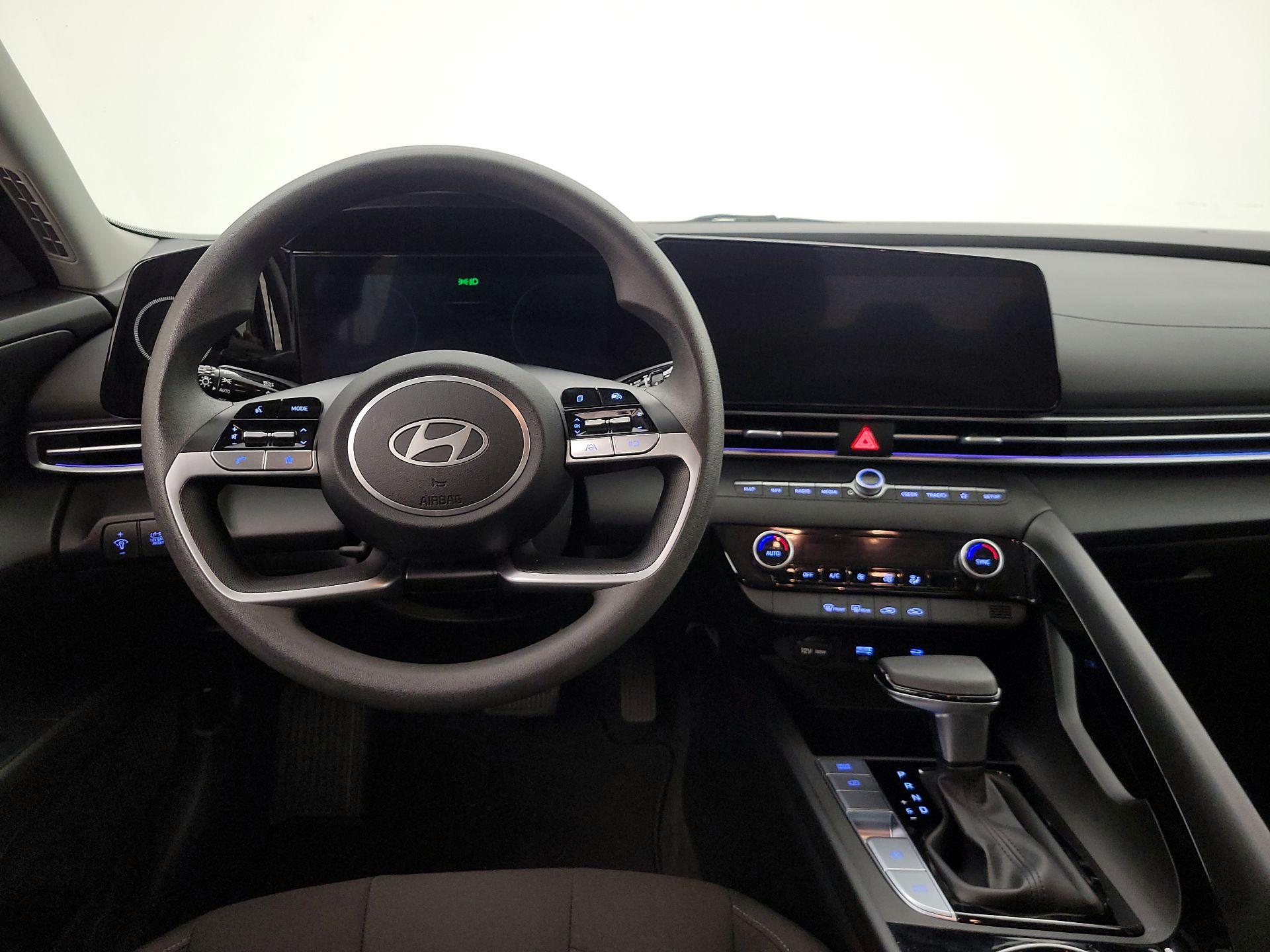 Thumbnail: 2024 Hyundai Elantra - 10