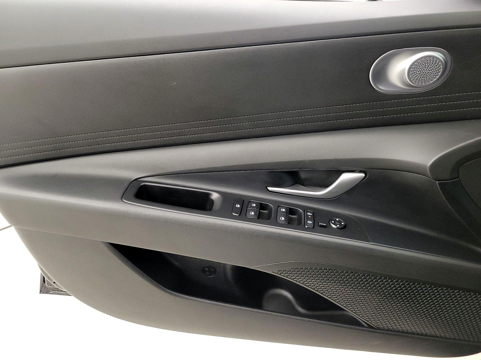 Thumbnail: 2024 Hyundai Elantra - 12