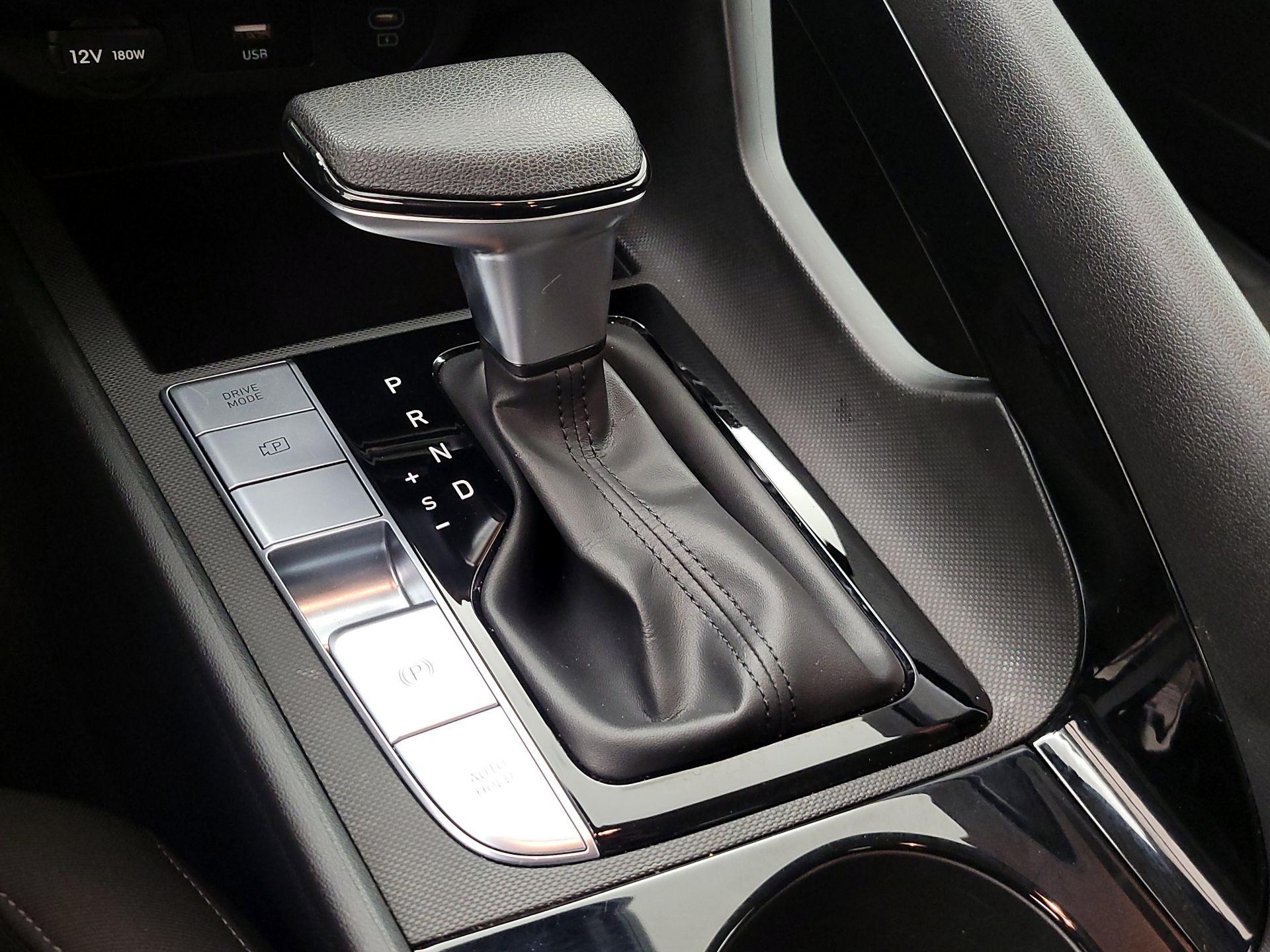 Thumbnail: 2024 Hyundai Elantra - 18