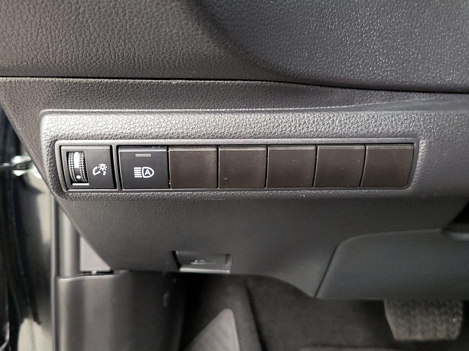 Thumbnail: 2025 Toyota Corolla - 13