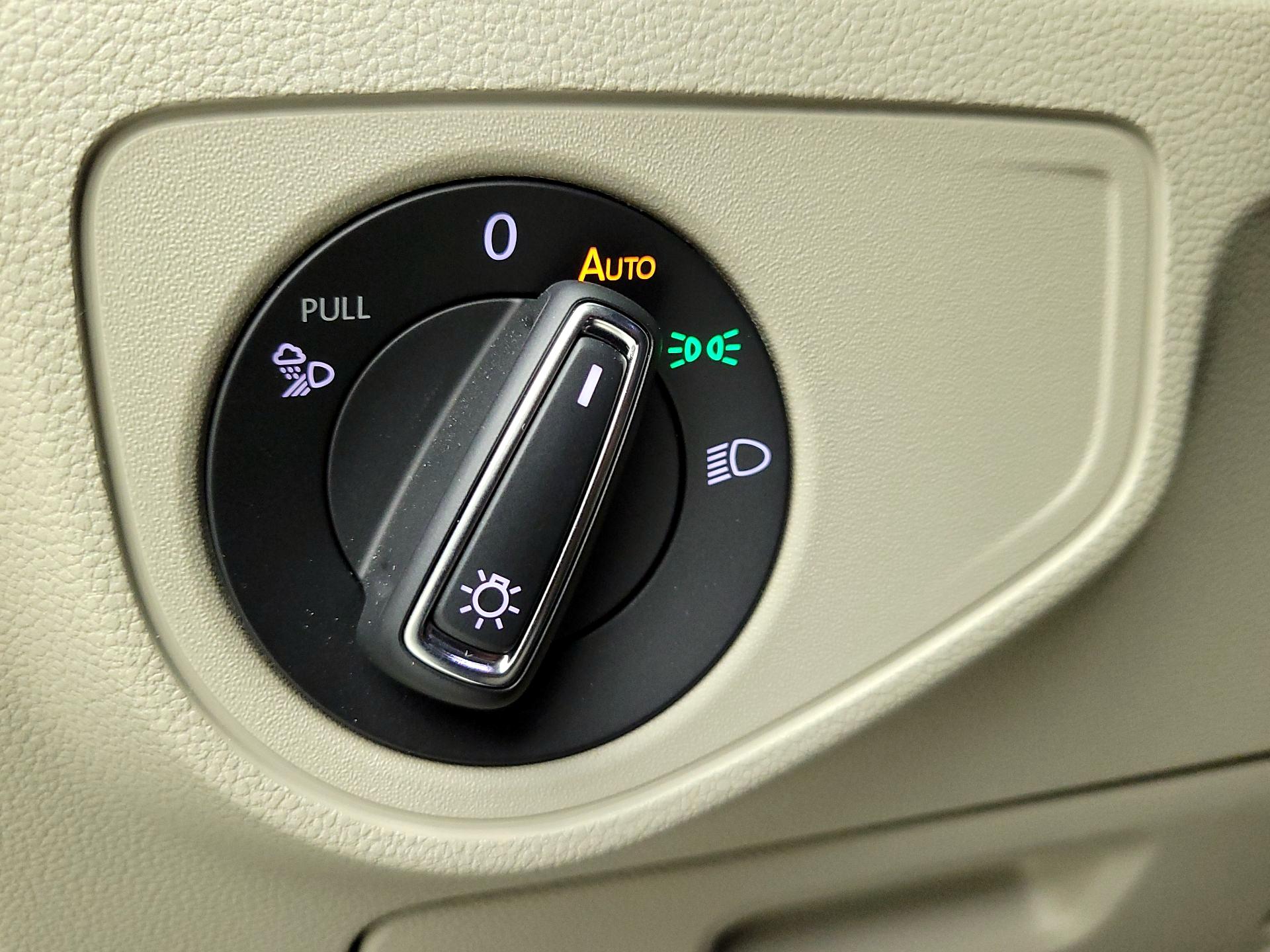 Thumbnail: 2023 Volkswagen Atlas - 11