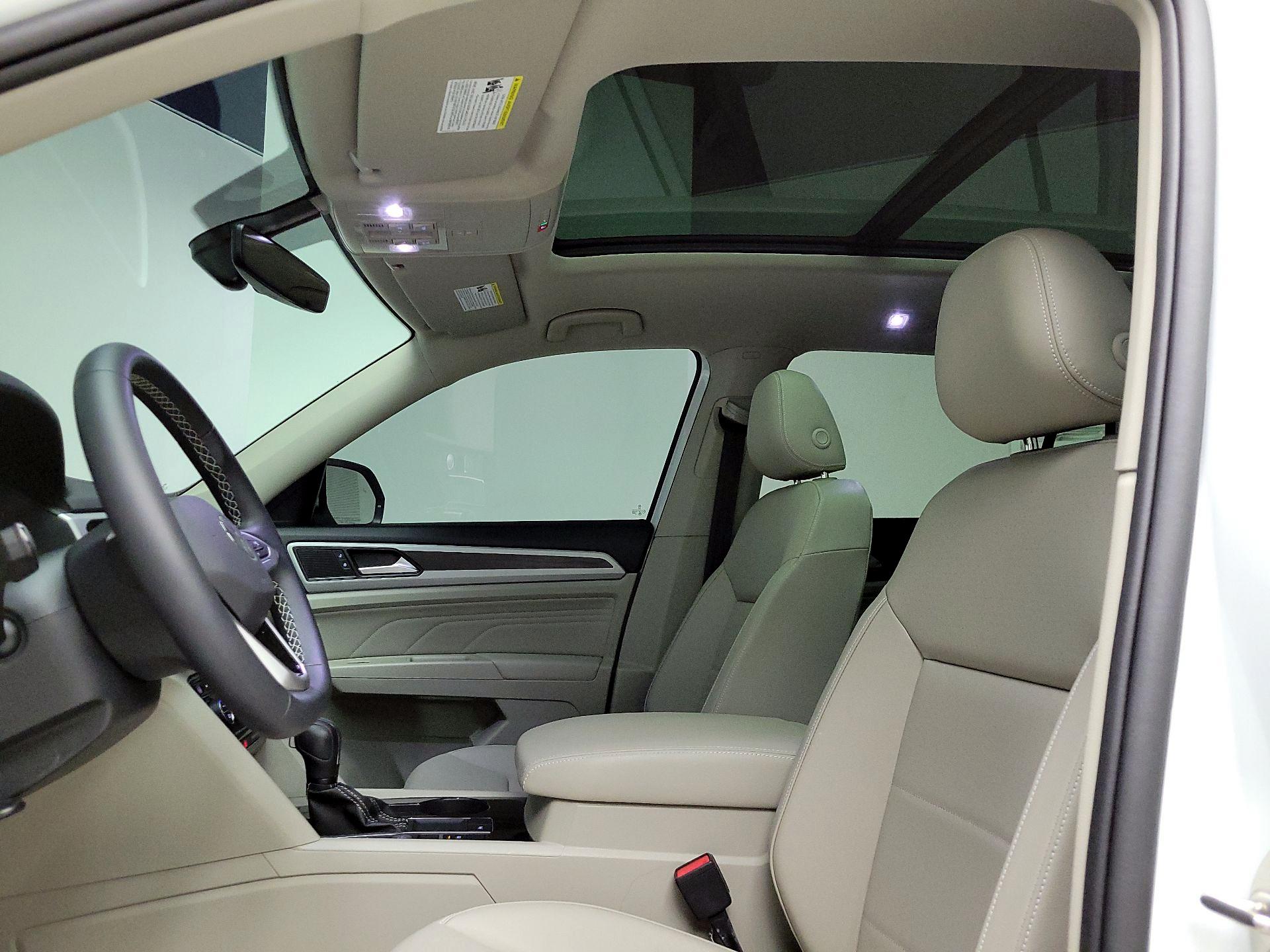 Thumbnail: 2023 Volkswagen Atlas - 17