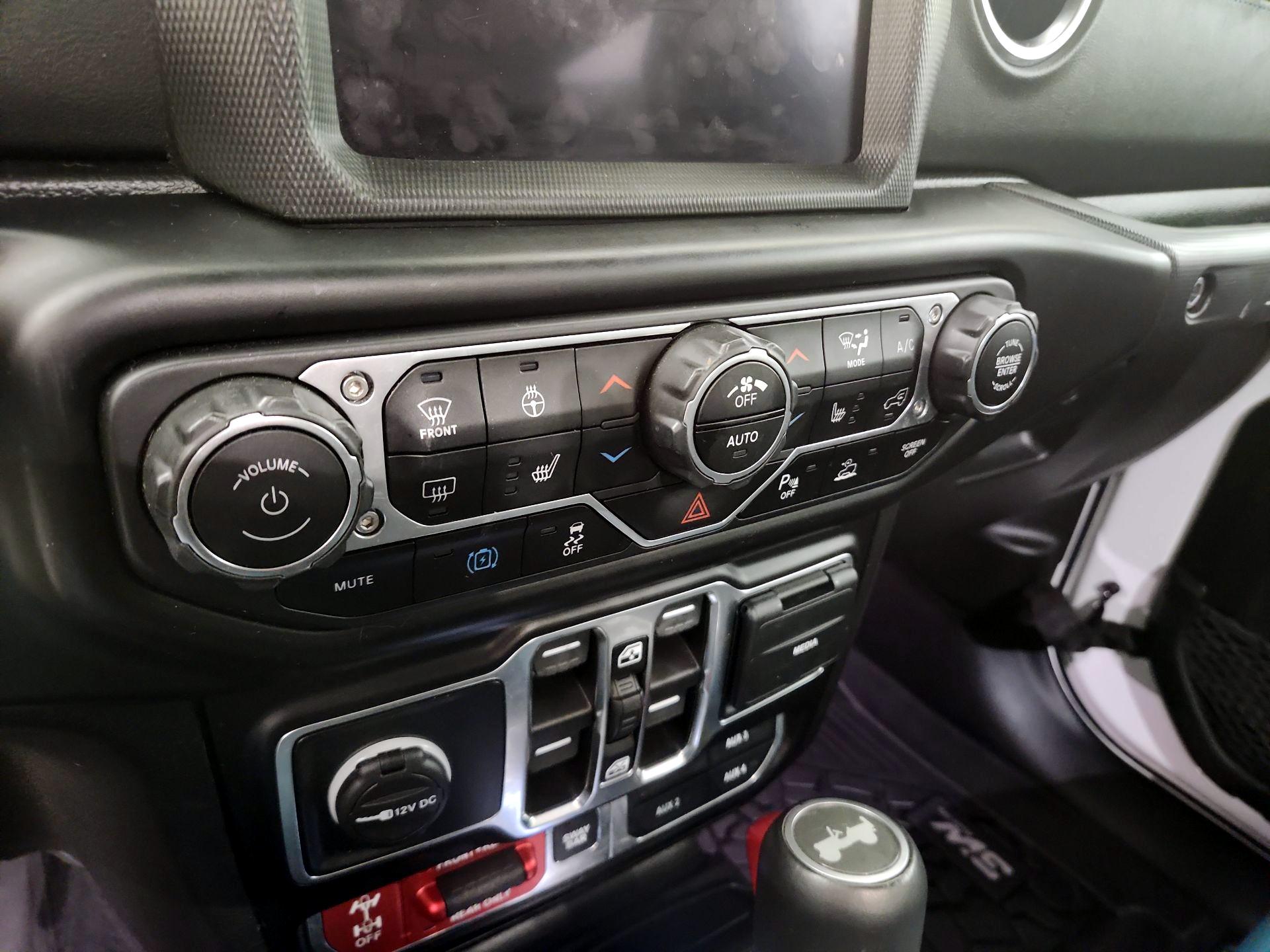 Thumbnail: 2021 Jeep Wrangler - 14