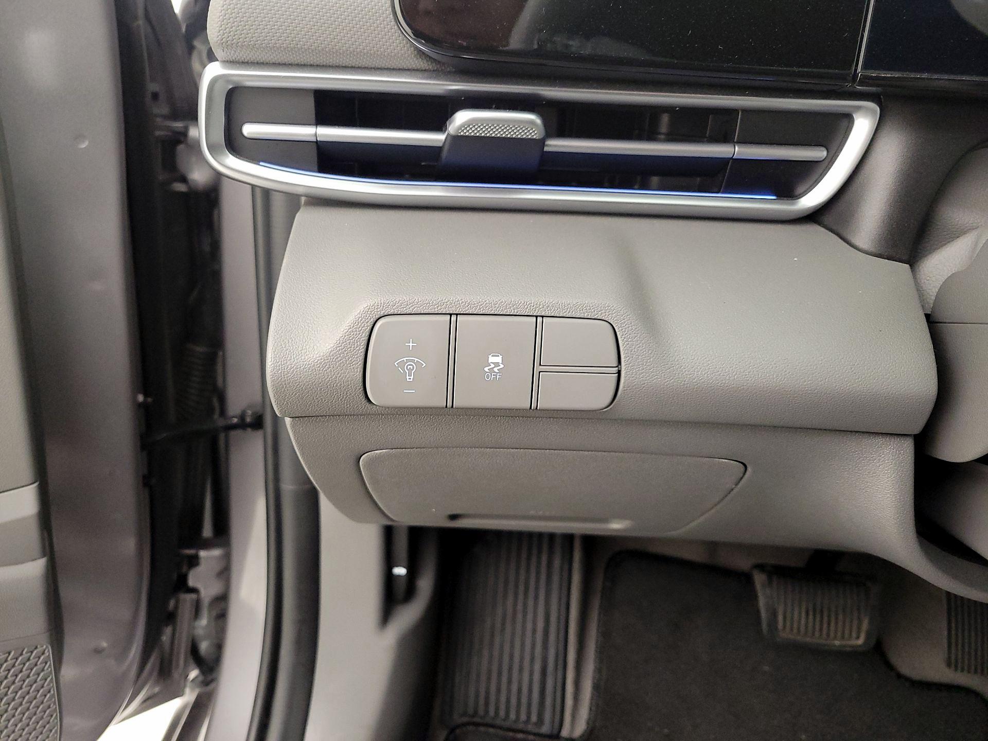 Thumbnail: 2024 Hyundai Elantra - 11