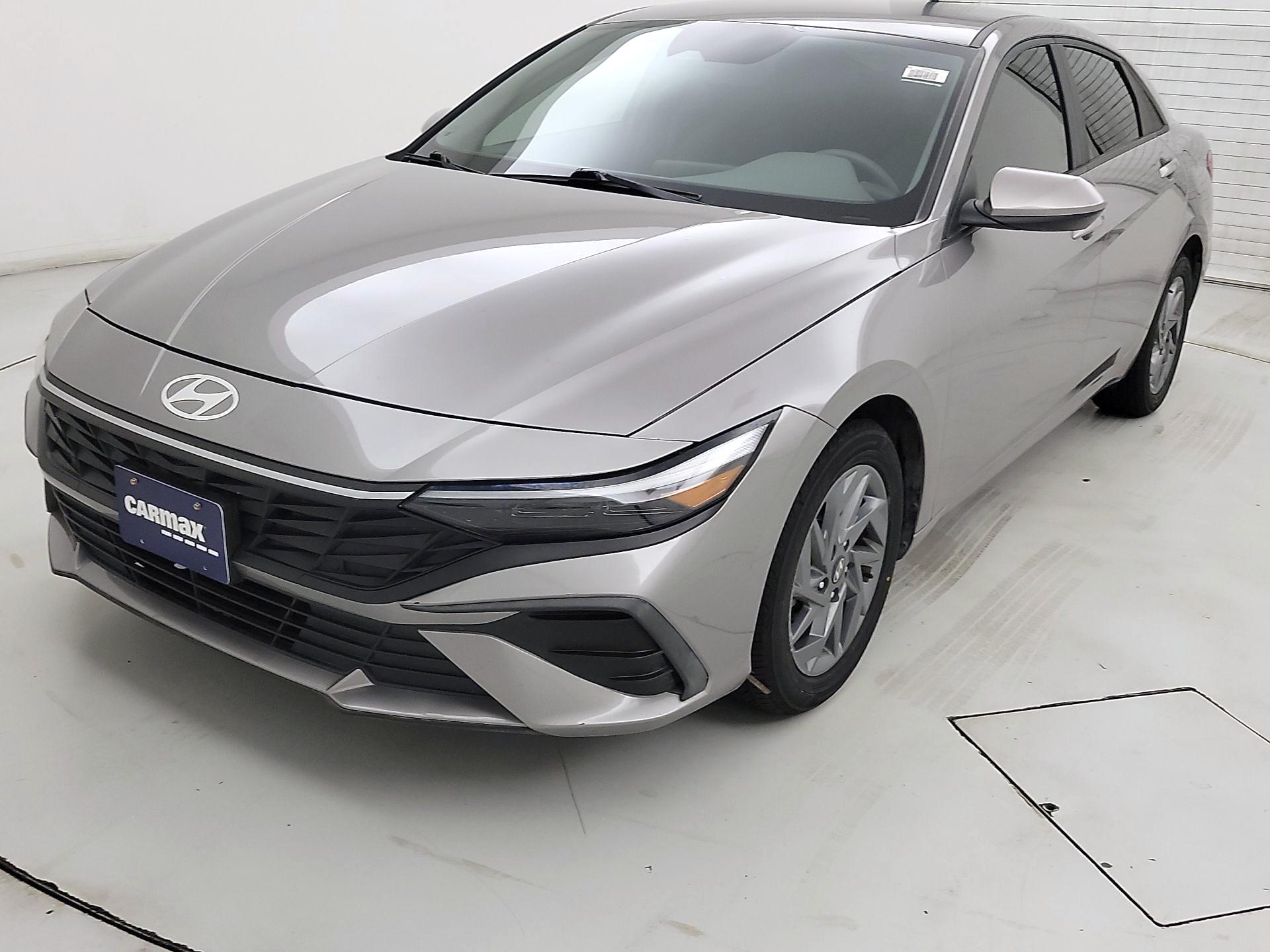 Thumbnail: 2024 Hyundai Elantra - 3