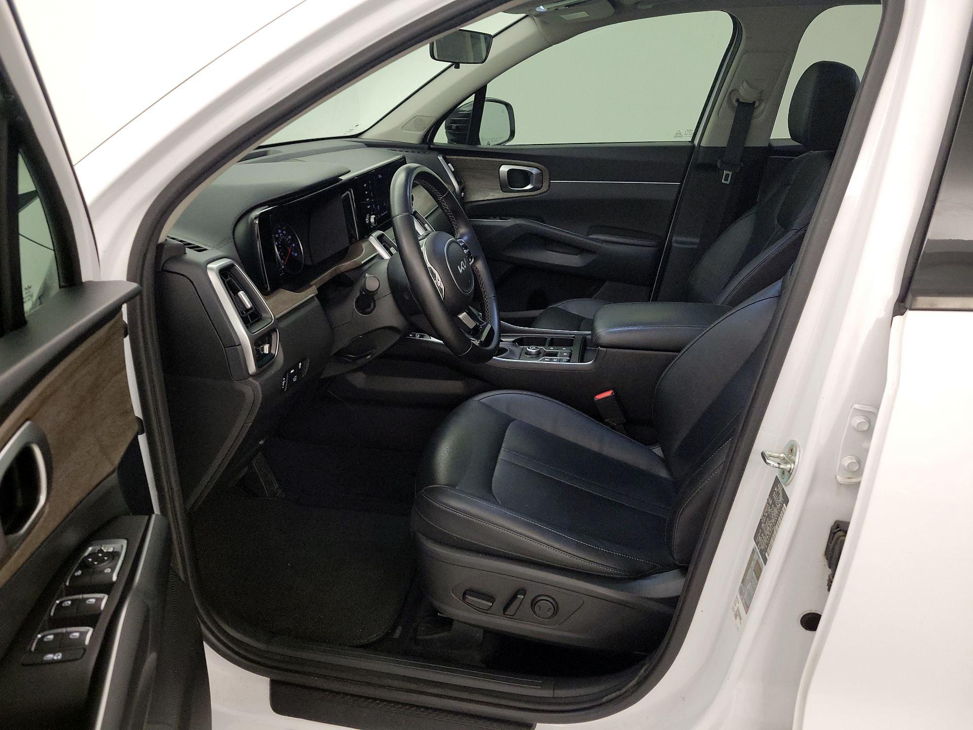 Thumbnail: 2022 Kia Sorento - 11