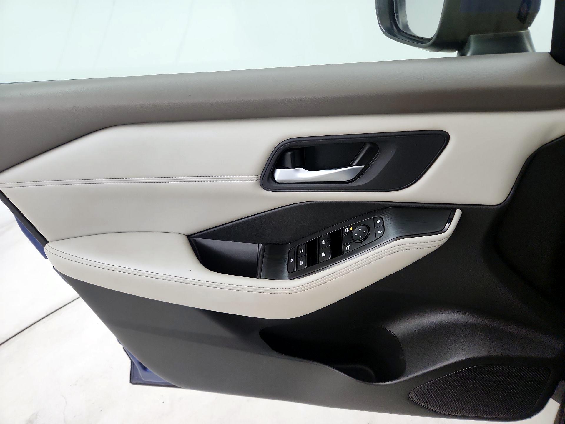 Thumbnail: 2023 Nissan Rogue - 12