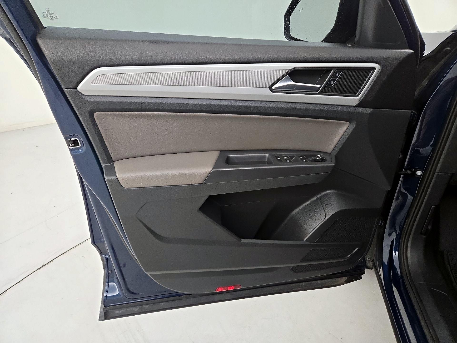 Thumbnail: 2021 Volkswagen Atlas - 12