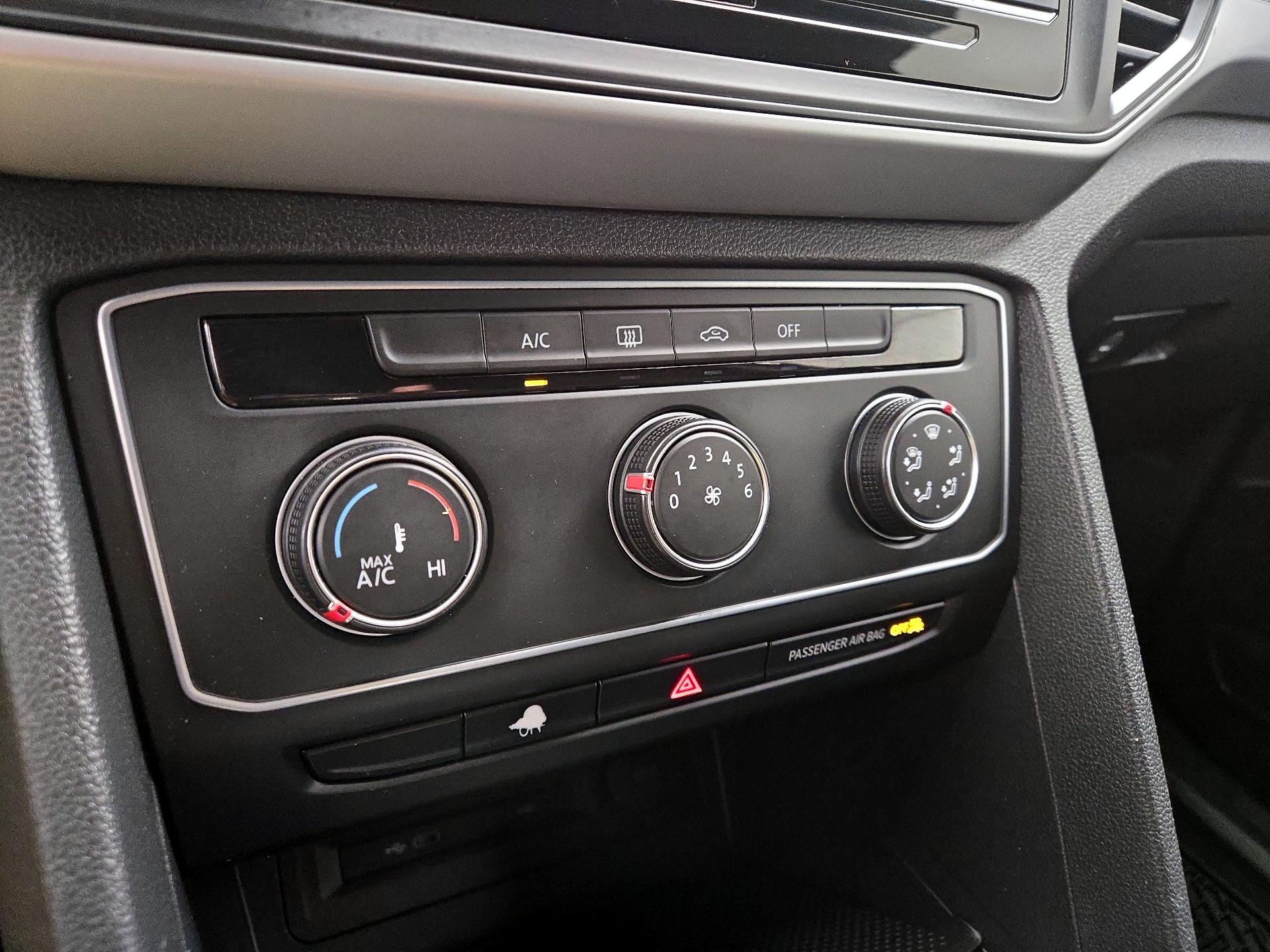 Thumbnail: 2021 Volkswagen Atlas - 16