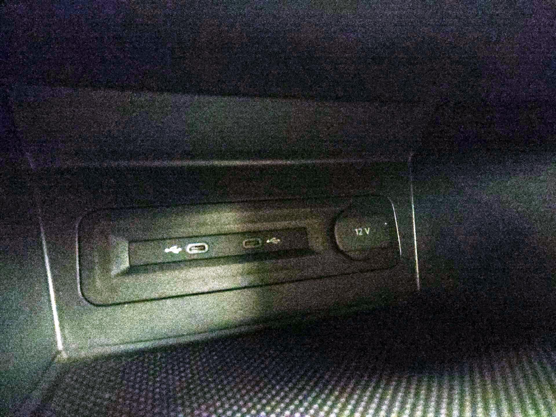 Thumbnail: 2021 Volkswagen Atlas - 18