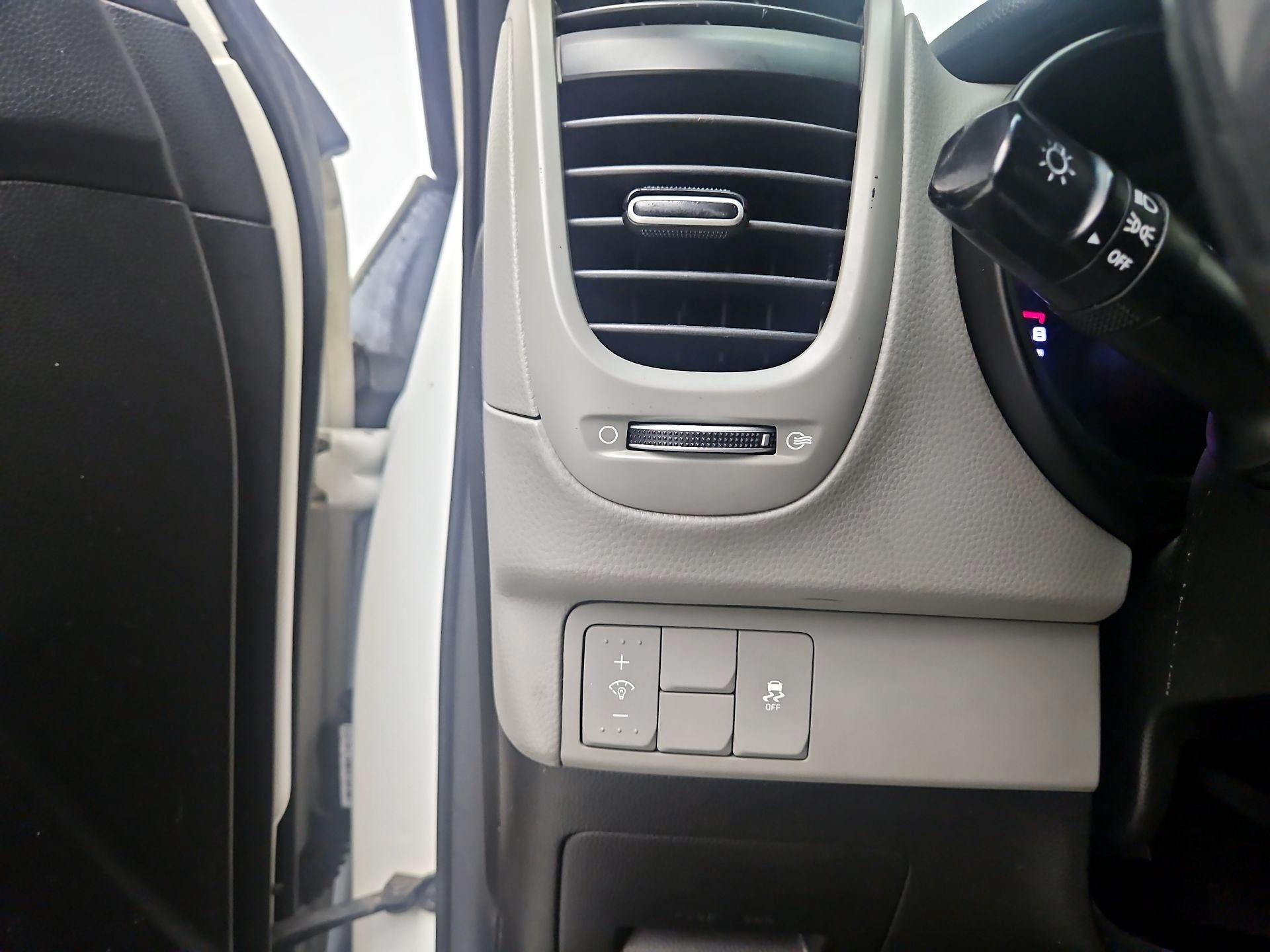 Thumbnail: 2018 Kia Soul - 13