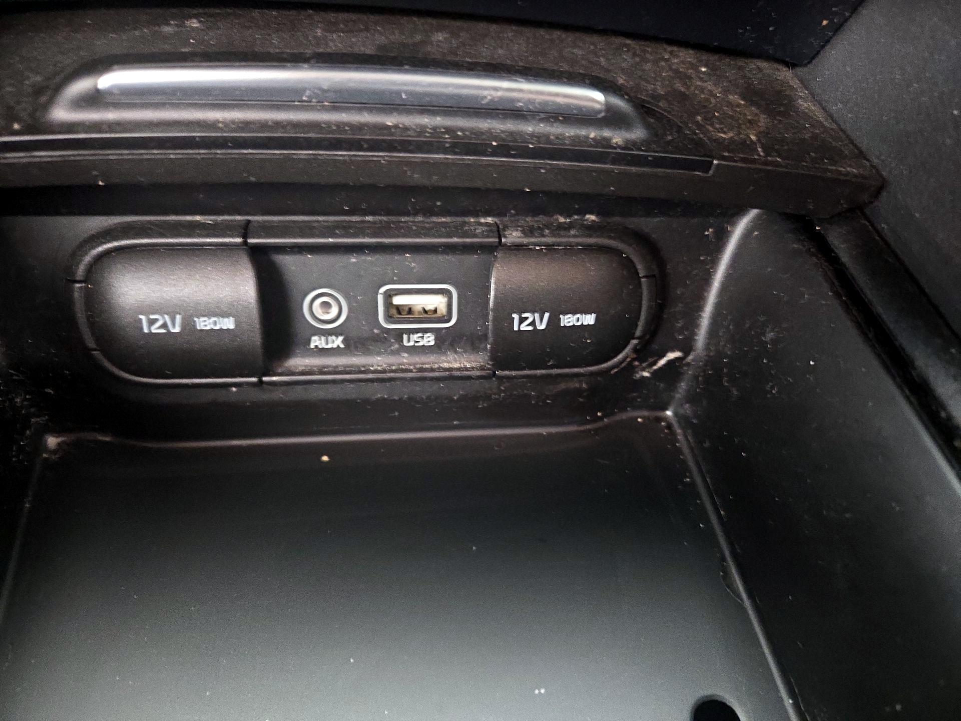 Thumbnail: 2018 Kia Optima - 18