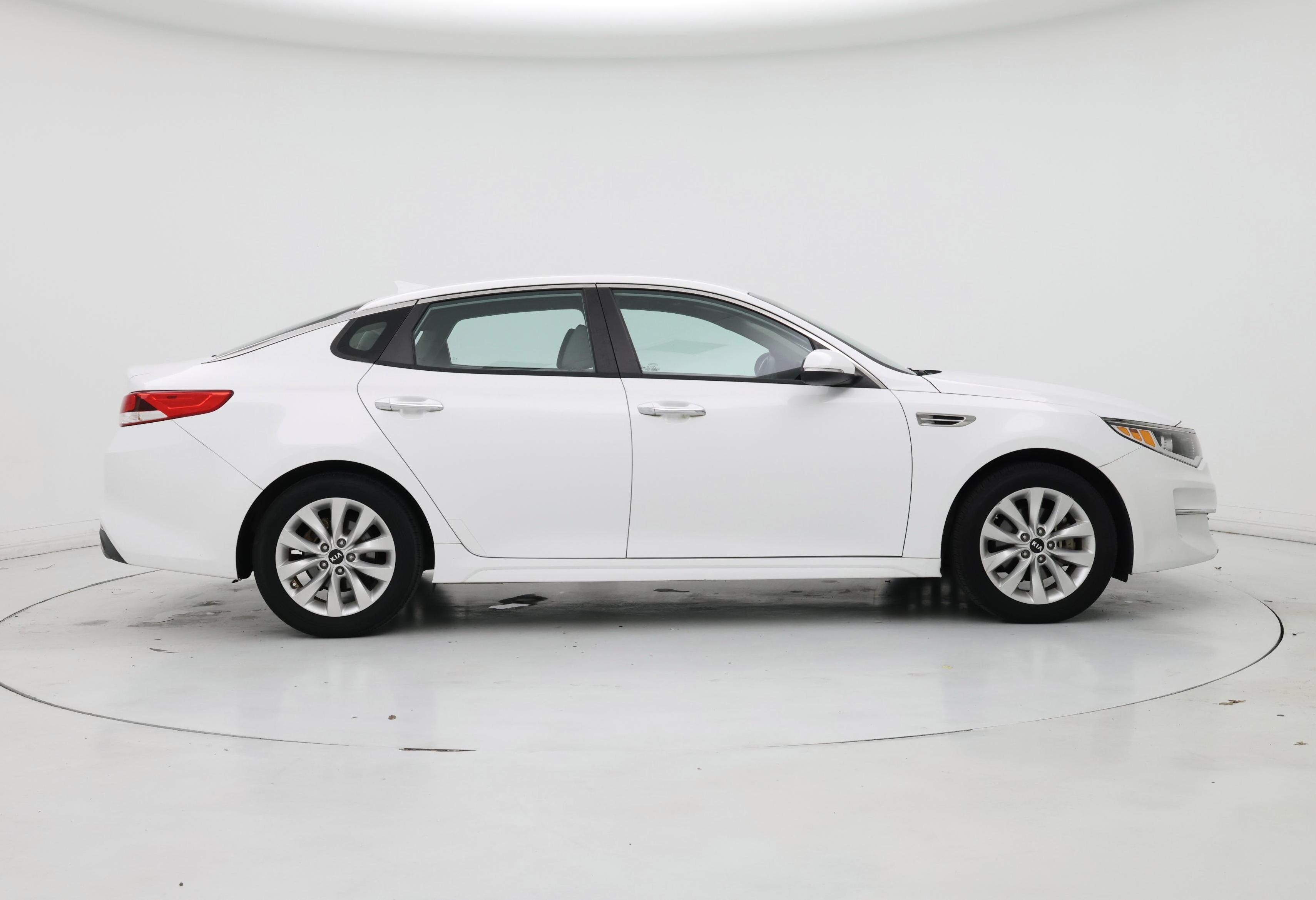 Thumbnail: 2018 Kia Optima - 7