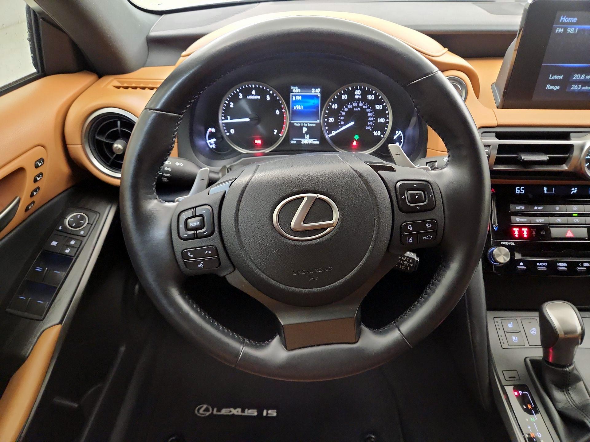 Thumbnail: 2022 Lexus IS - 10