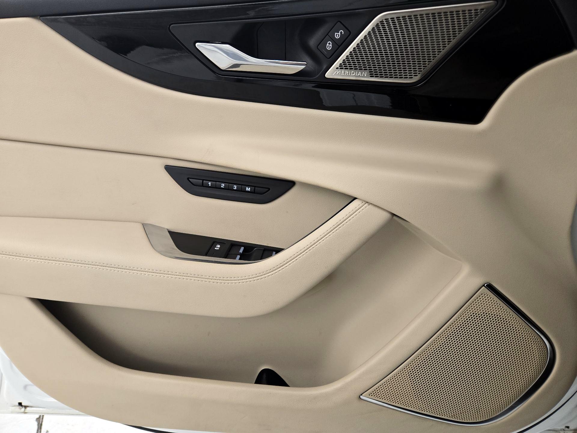 Thumbnail: 2020 Jaguar XE - 12