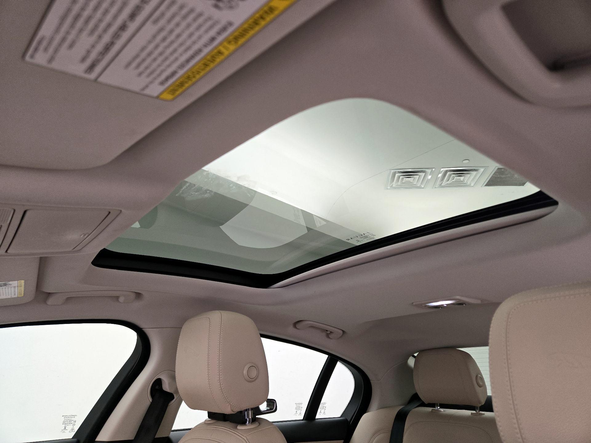 Thumbnail: 2020 Jaguar XE - 20