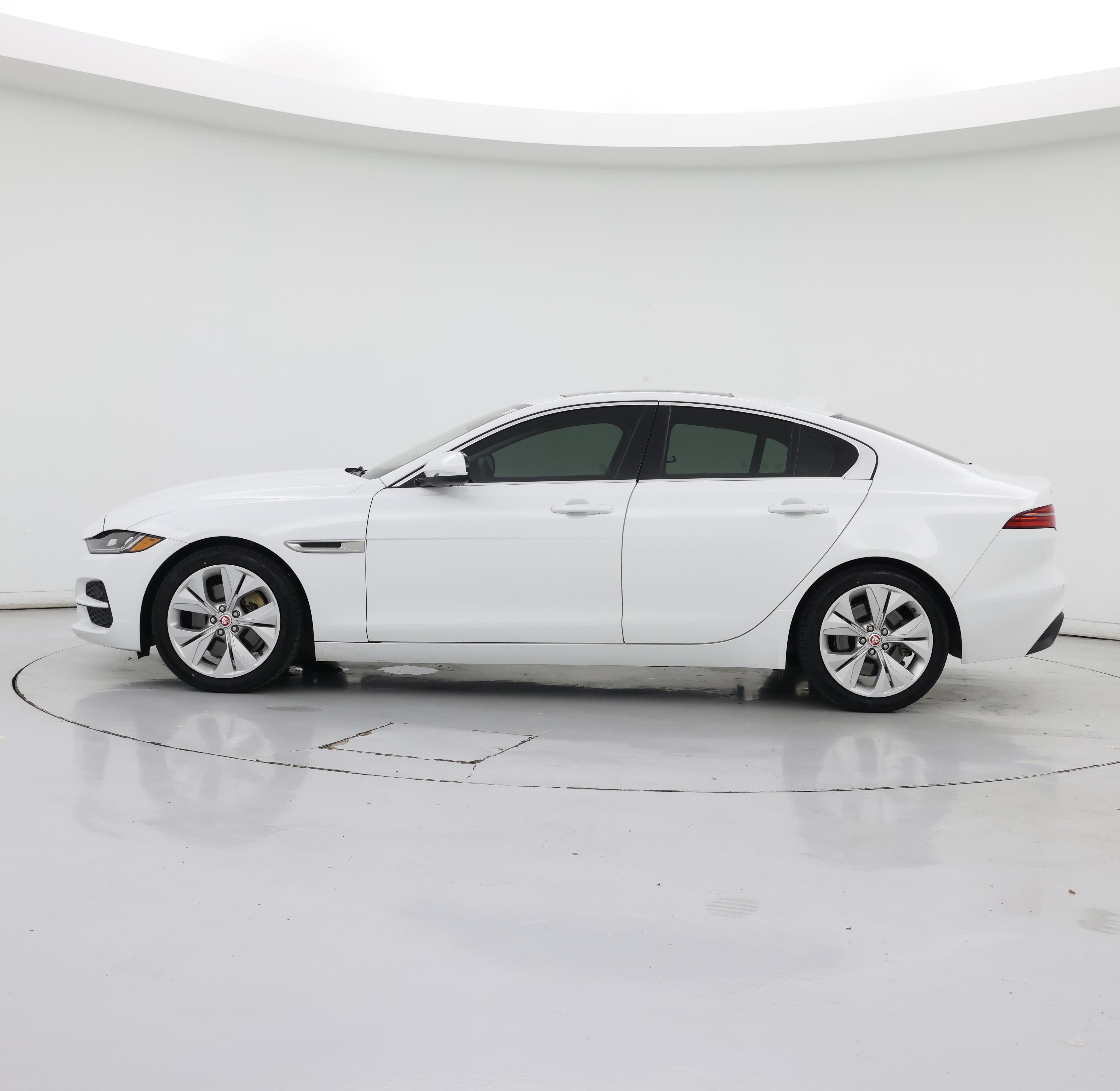 Thumbnail: 2020 Jaguar XE - 3