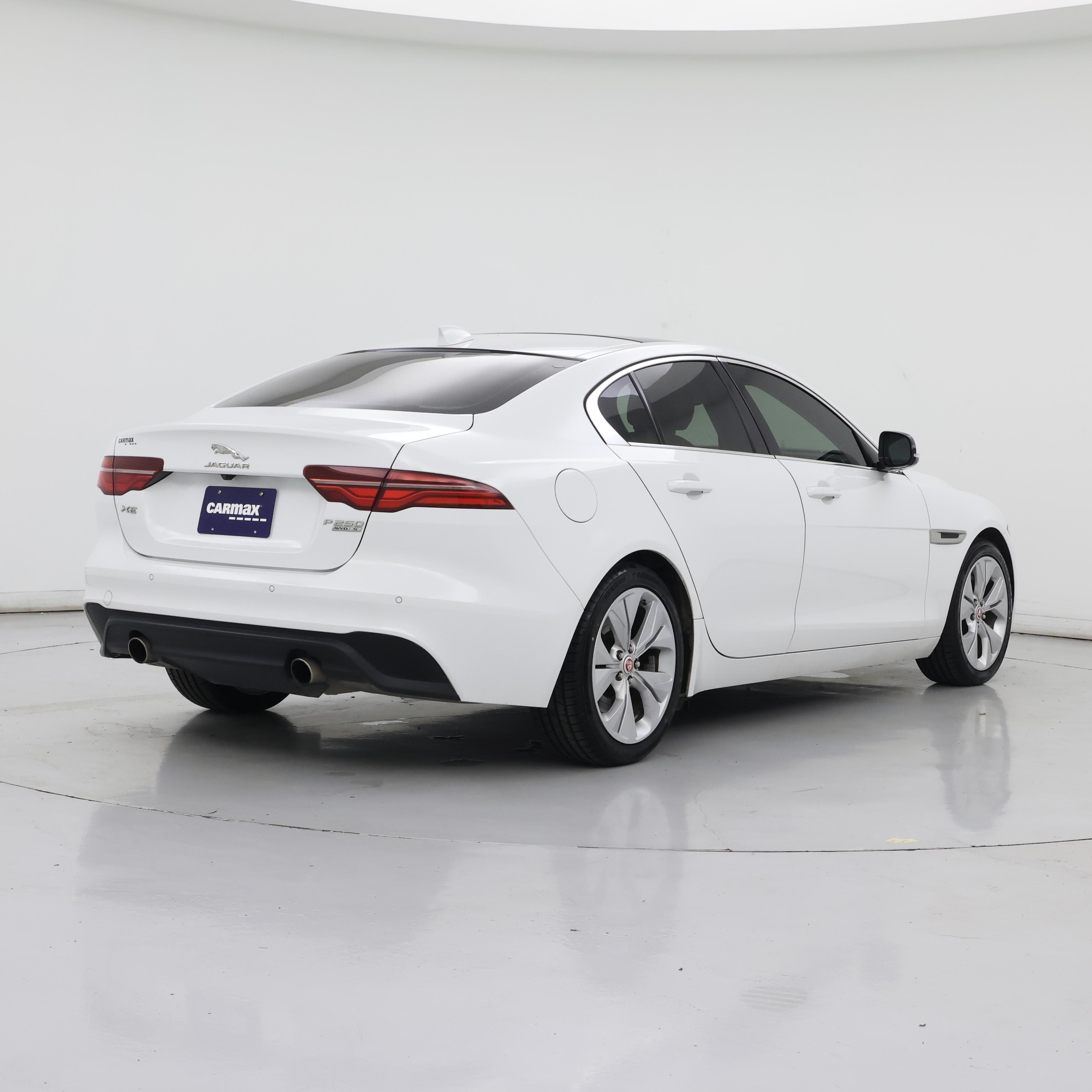 Thumbnail: 2020 Jaguar XE - 8