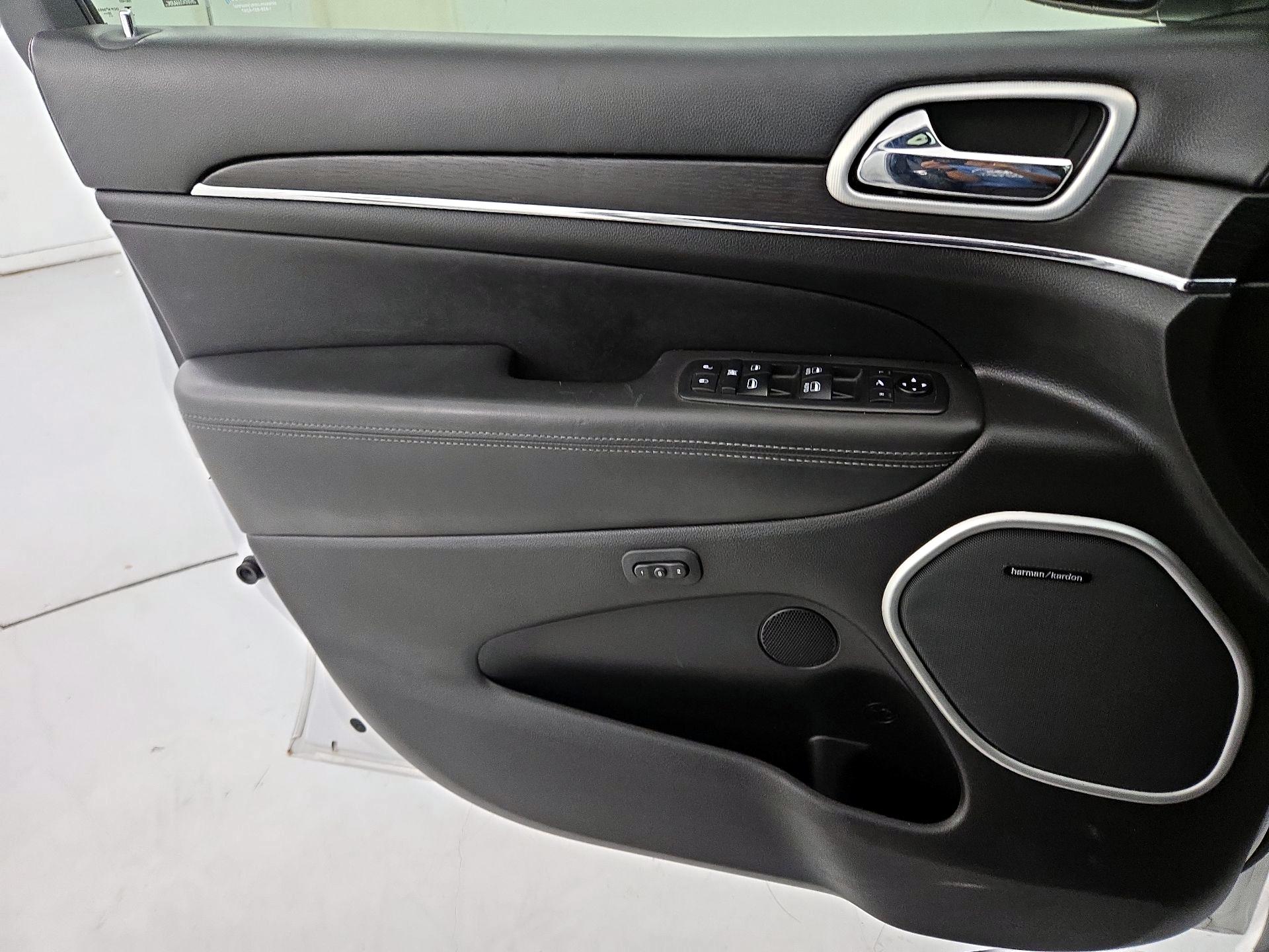 Thumbnail: 2021 Jeep Grand Cherokee - 12