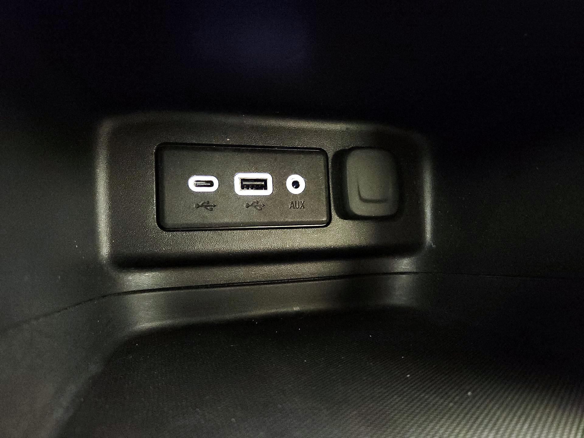 Thumbnail: 2019 Chevrolet Equinox - 18