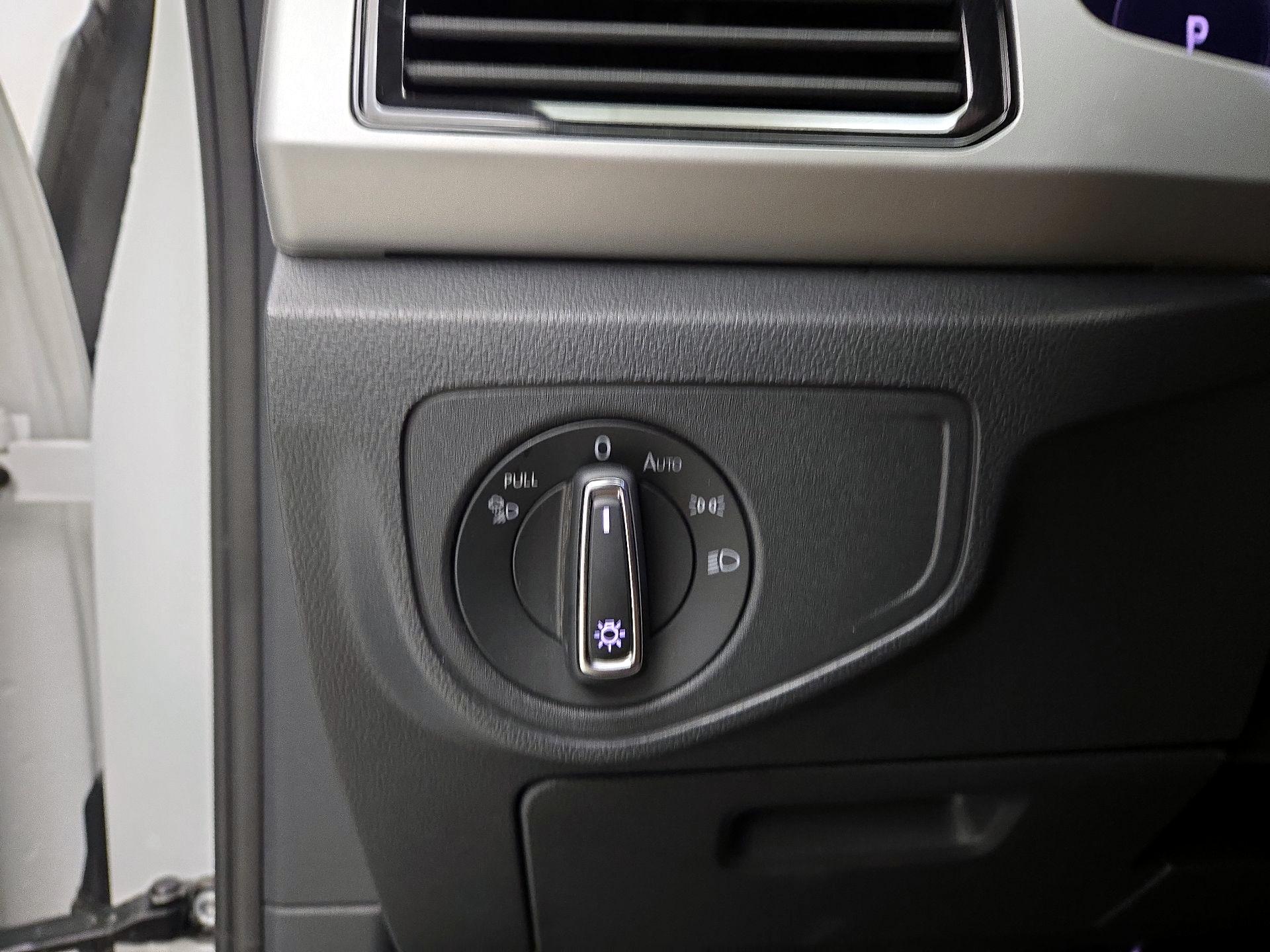 Thumbnail: 2022 Volkswagen Atlas - 13