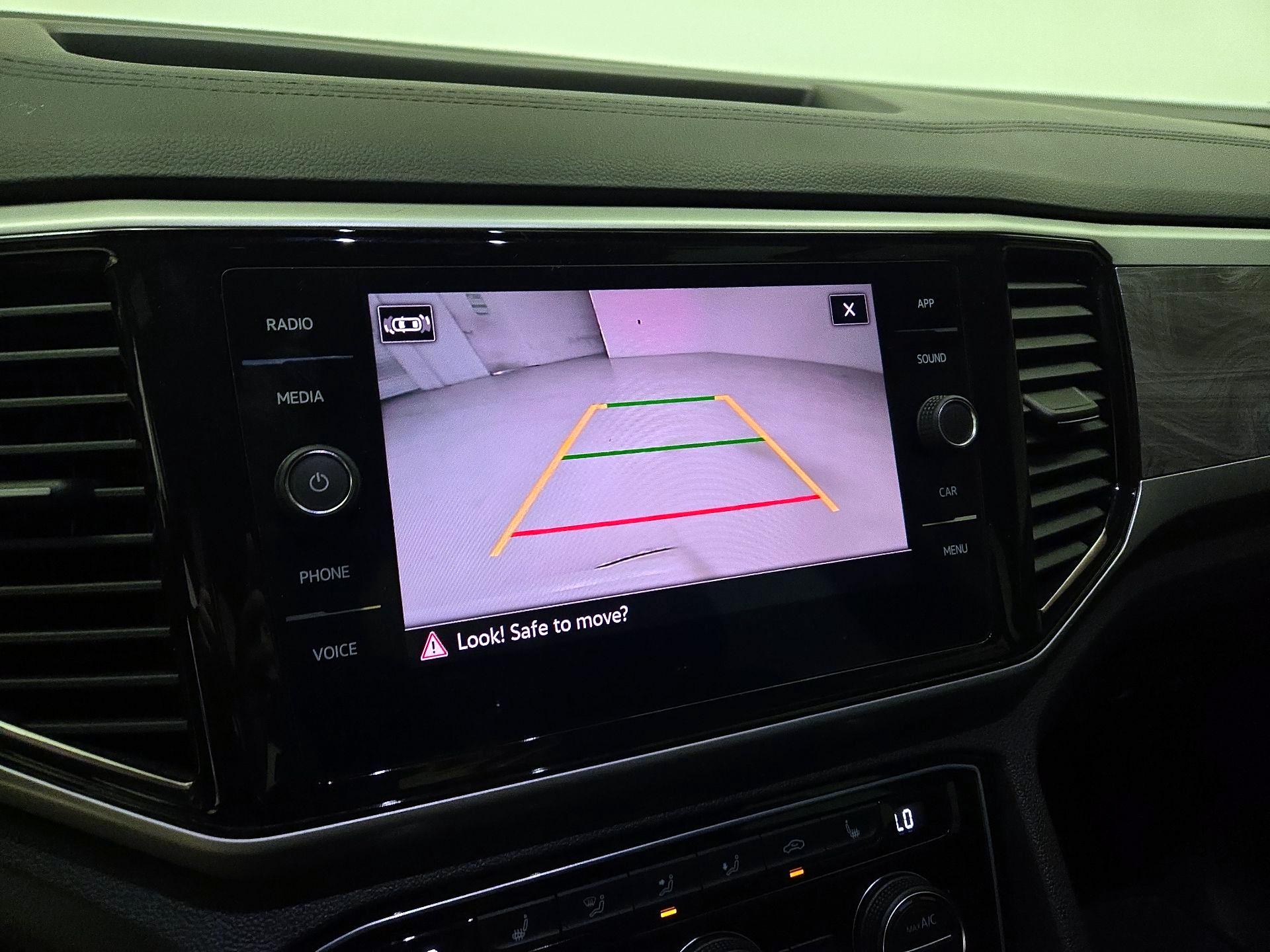 Thumbnail: 2022 Volkswagen Atlas - 14