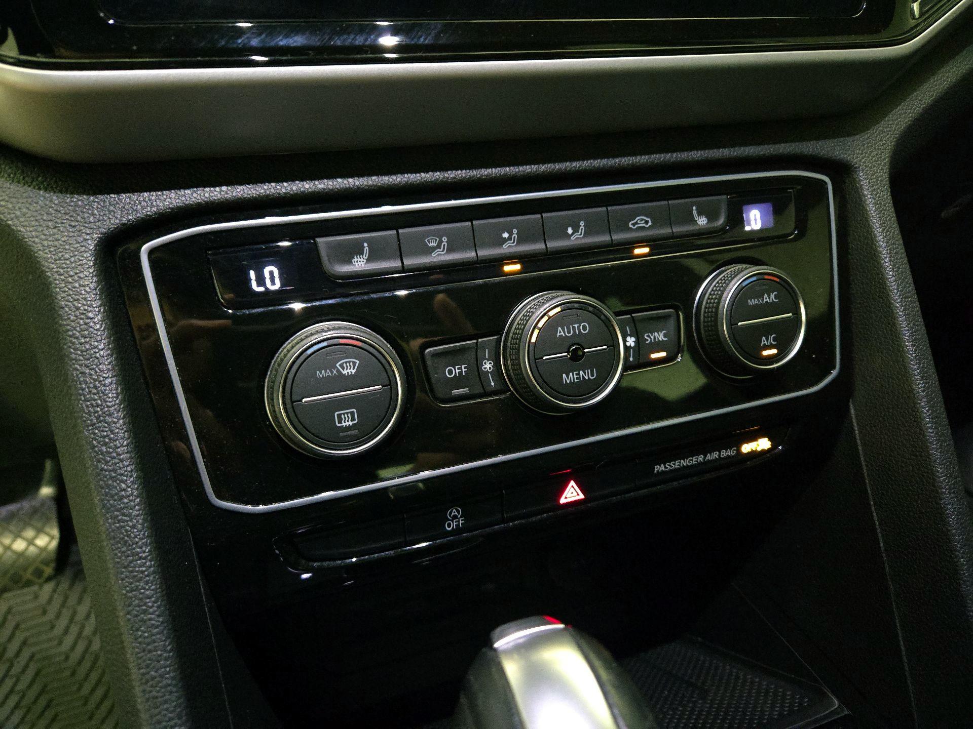 Thumbnail: 2022 Volkswagen Atlas - 16