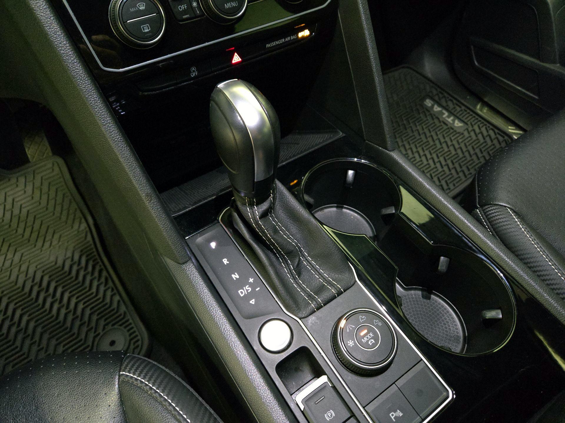 Thumbnail: 2022 Volkswagen Atlas - 17