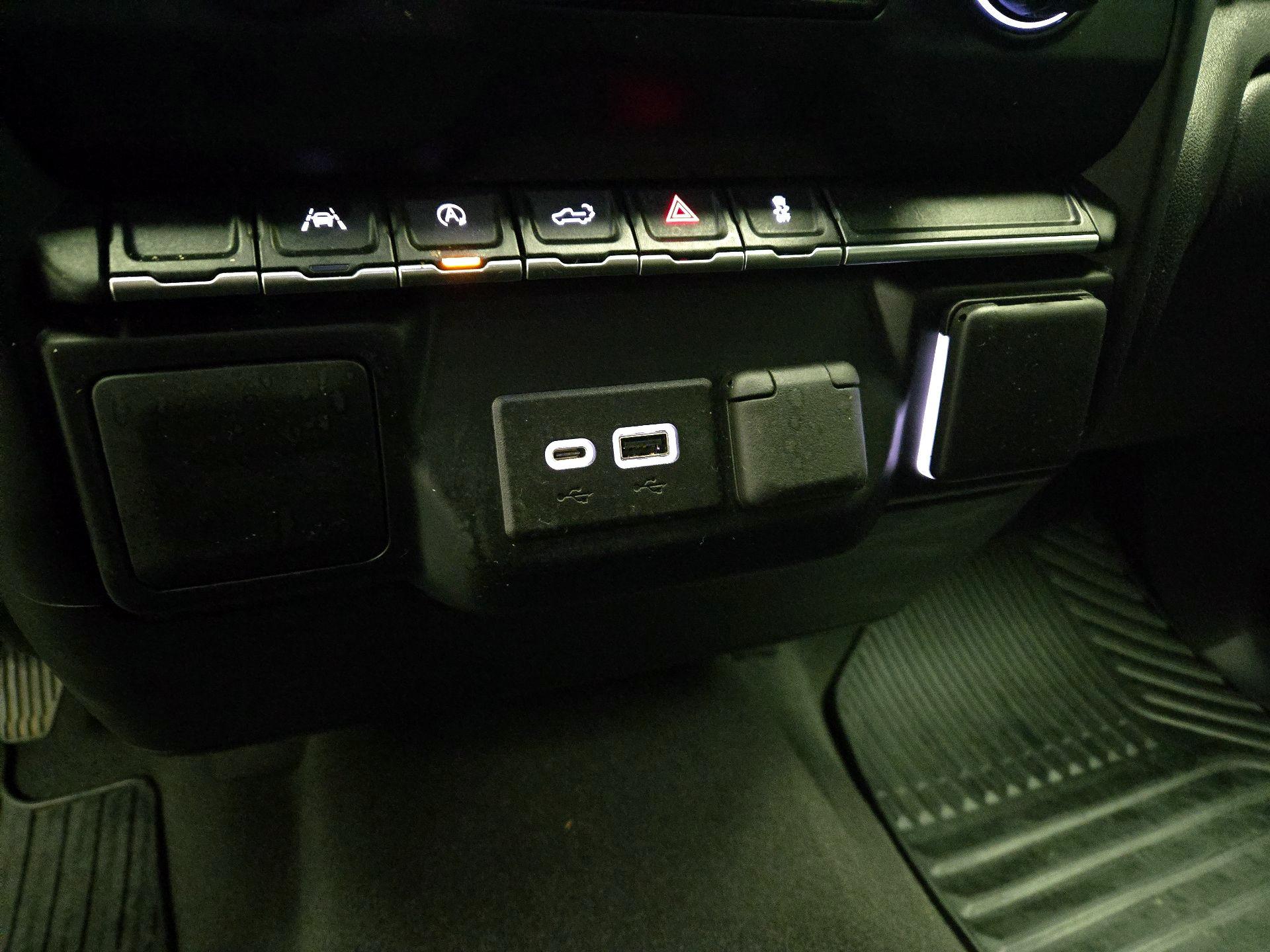 Thumbnail: 2022 Chevrolet Silverado 1500 - 17