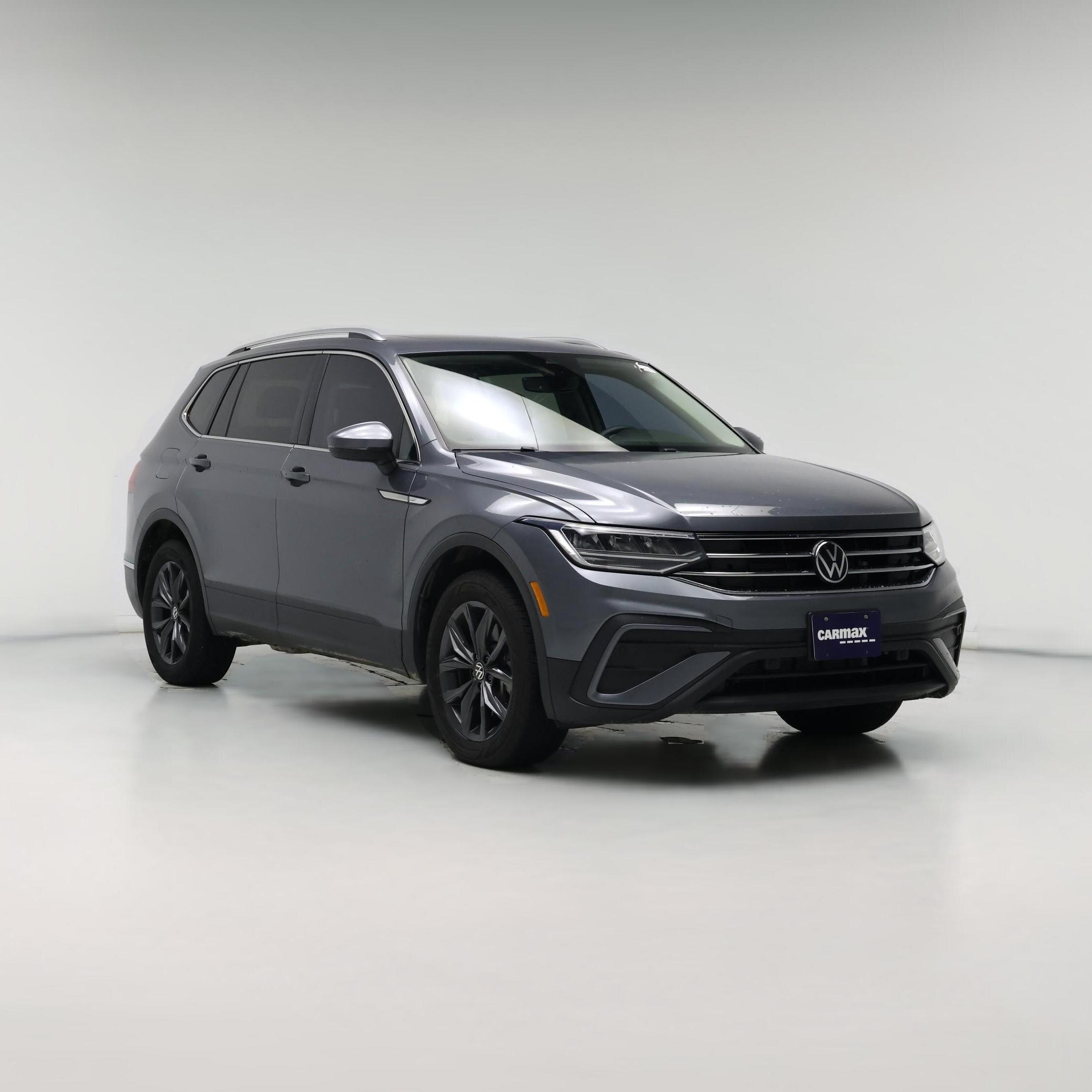 Thumbnail: 2023 Volkswagen Tiguan - 1