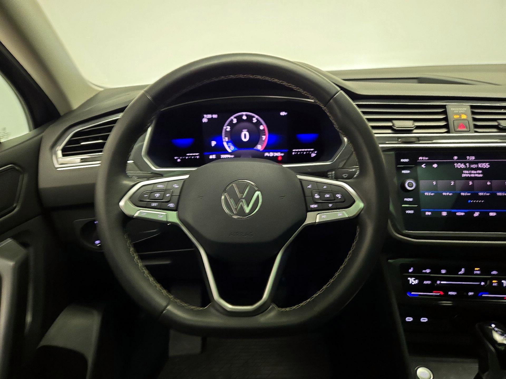 Thumbnail: 2023 Volkswagen Tiguan - 10