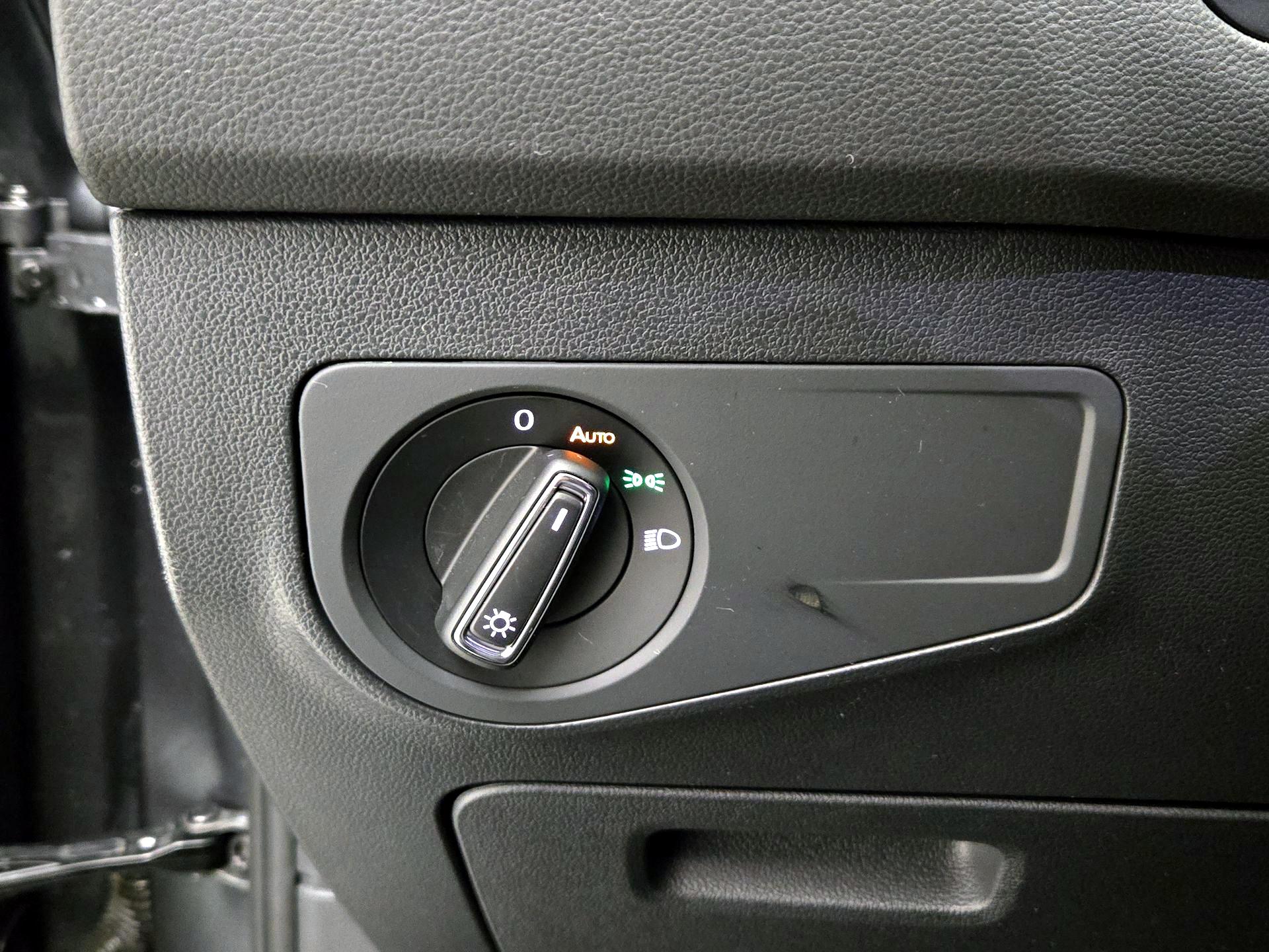 Thumbnail: 2023 Volkswagen Tiguan - 13