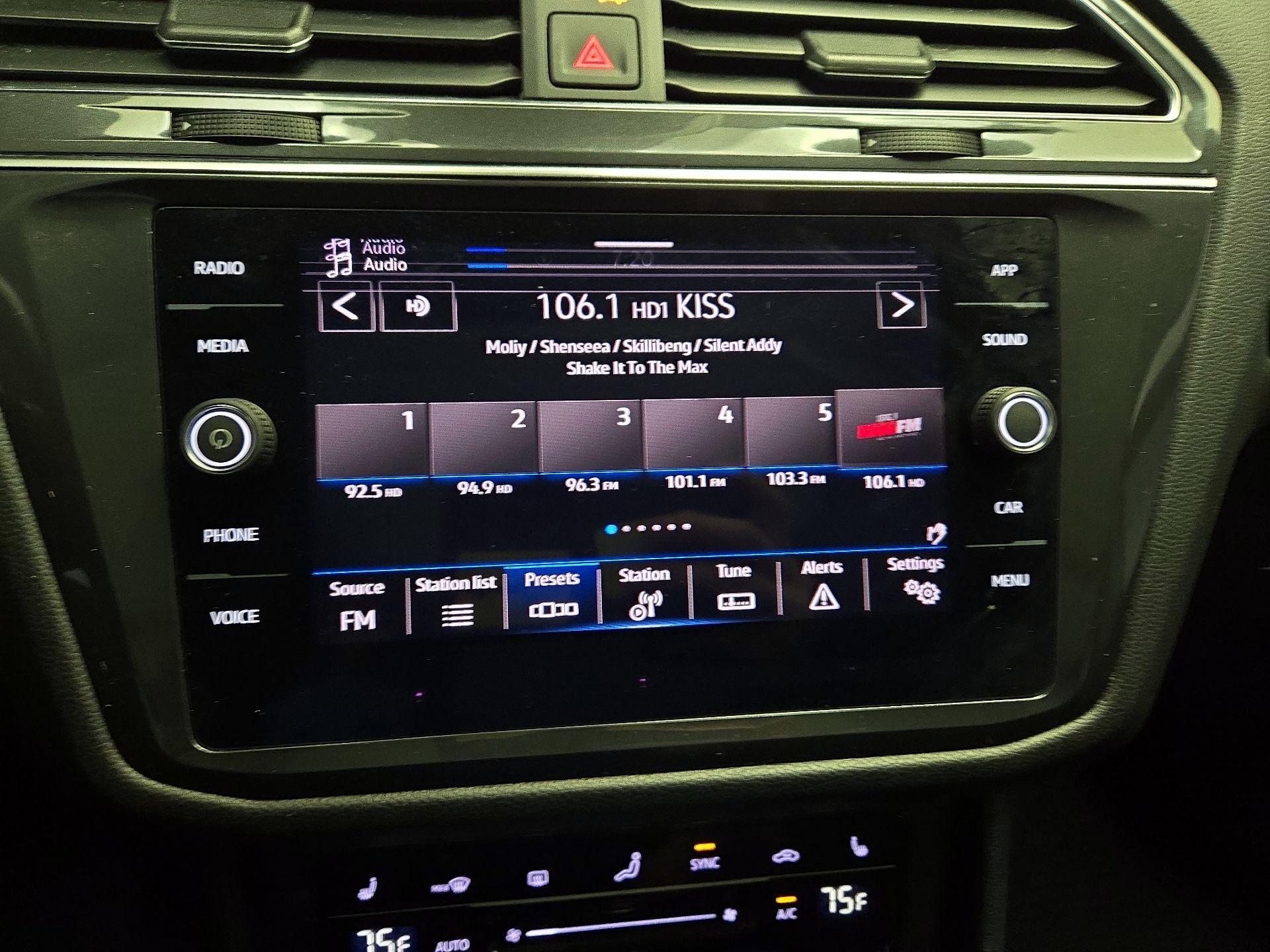 Thumbnail: 2023 Volkswagen Tiguan - 15