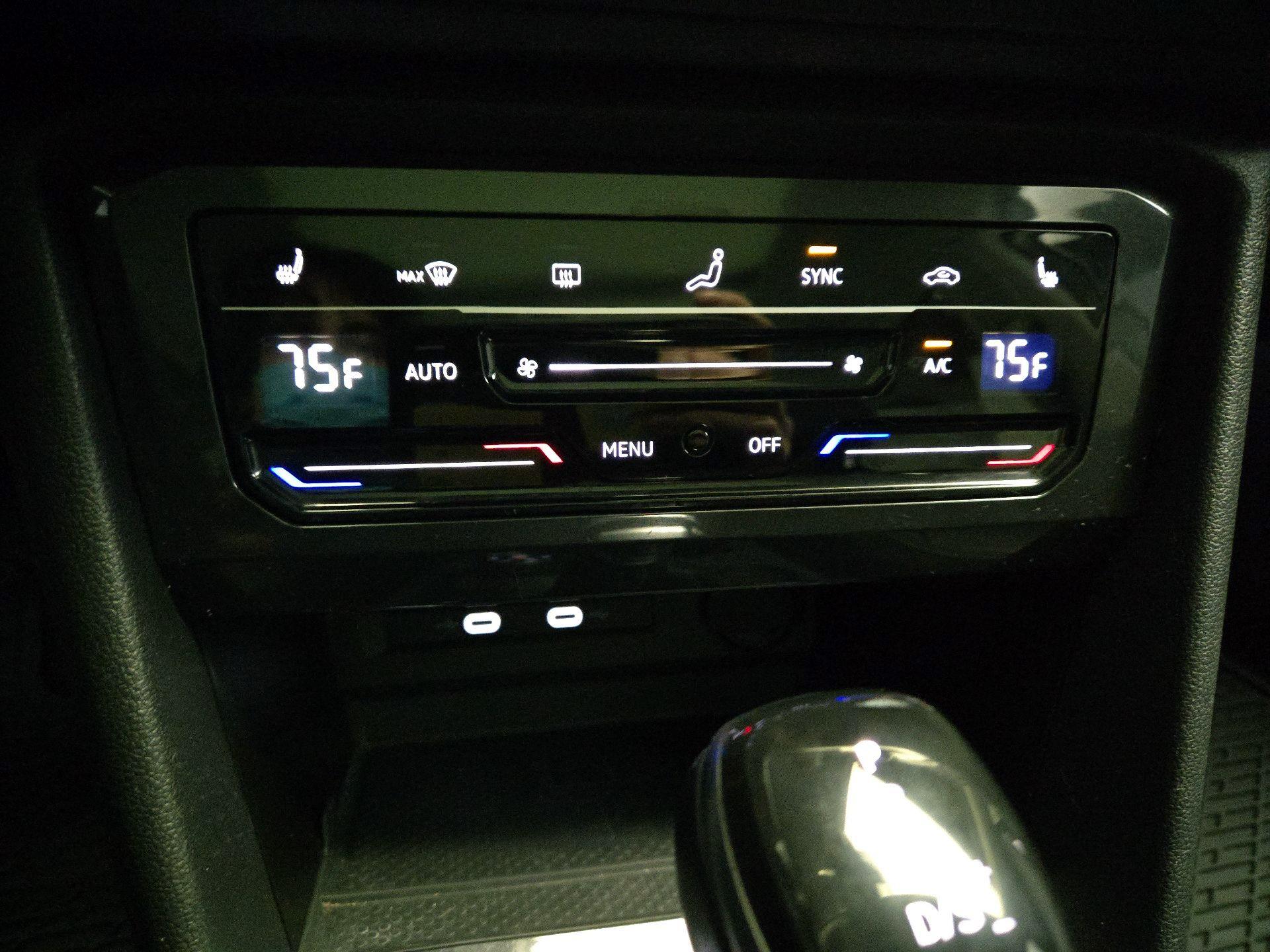 Thumbnail: 2023 Volkswagen Tiguan - 16