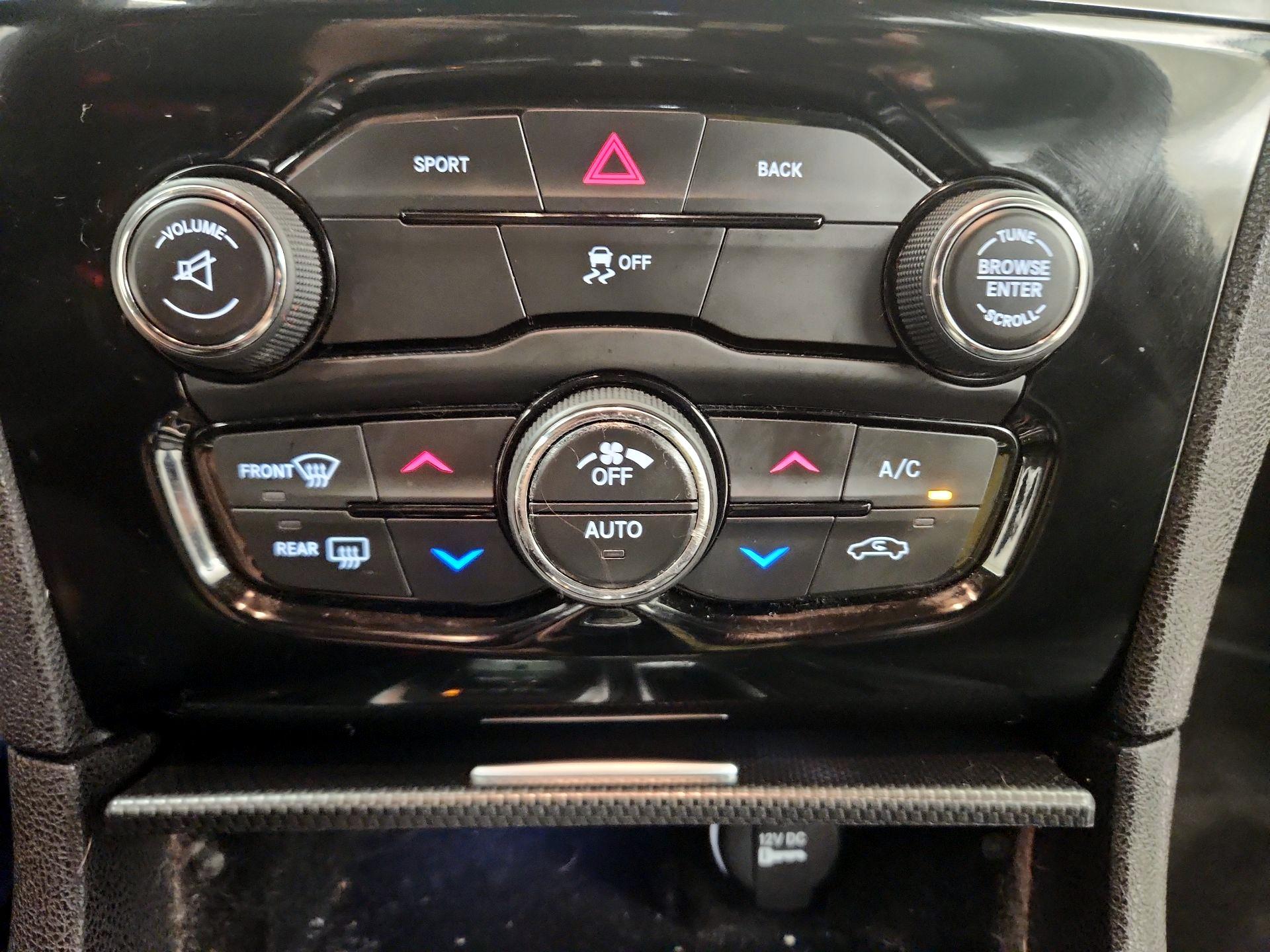 Thumbnail: 2016 Chrysler 300 - 14