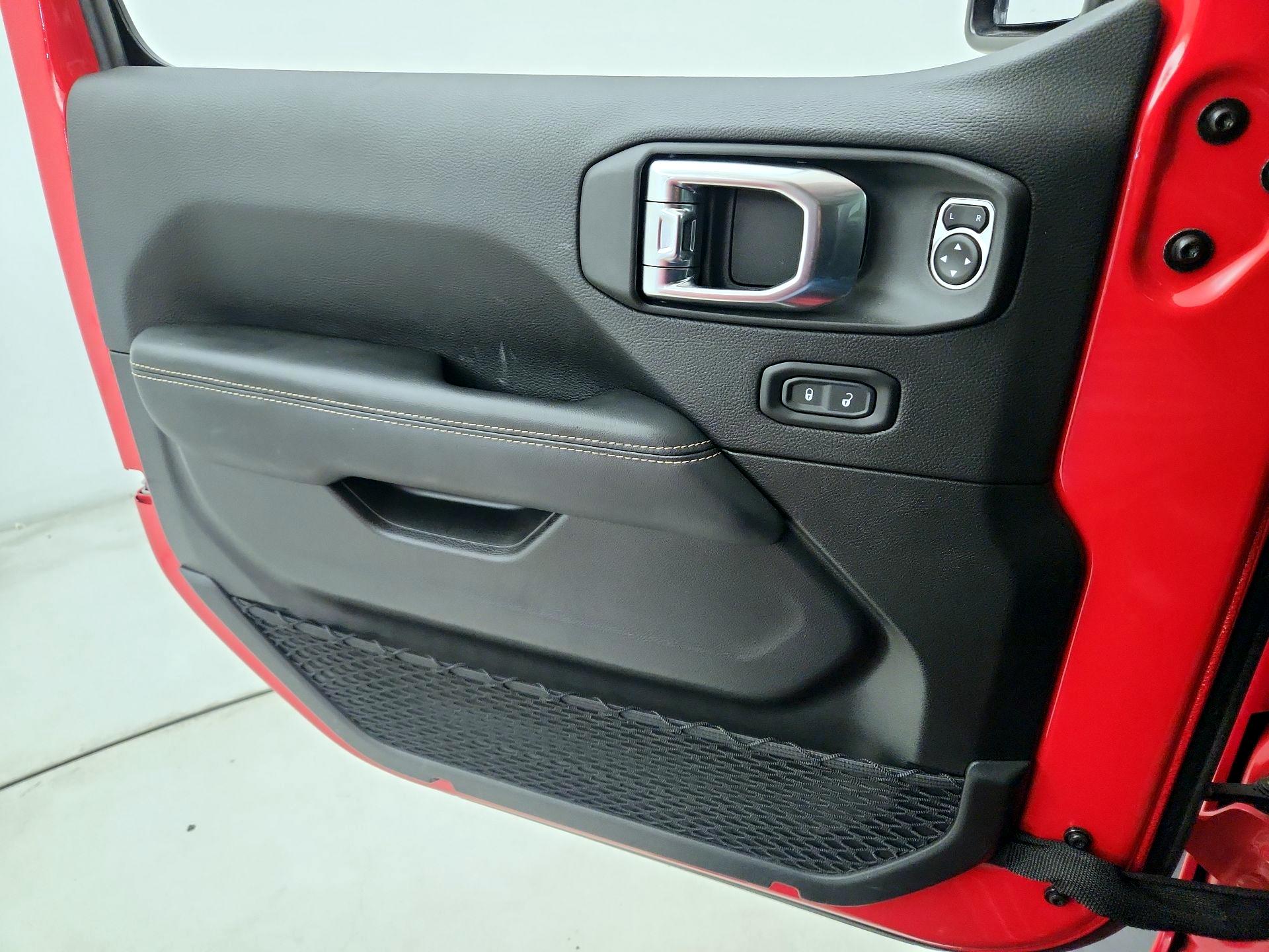 Thumbnail: 2025 Jeep Gladiator - 12