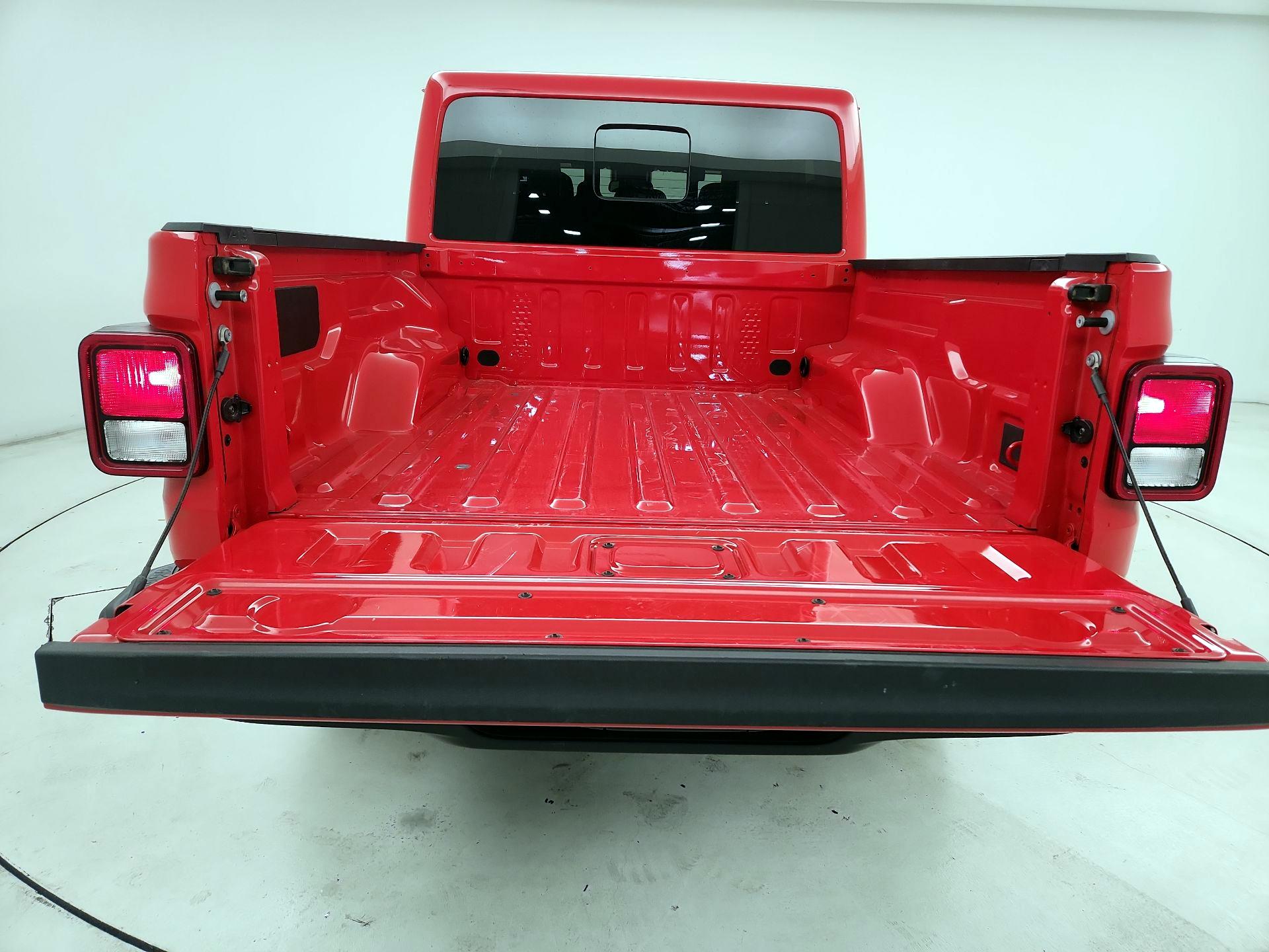 Thumbnail: 2025 Jeep Gladiator - 16