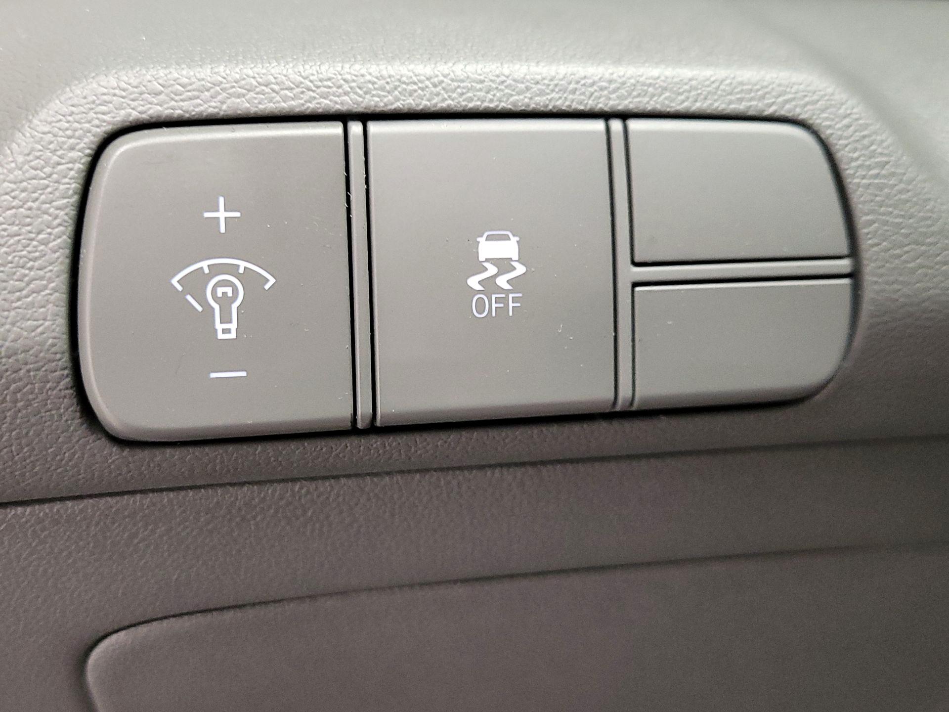 Thumbnail: 2024 Hyundai Elantra - 13