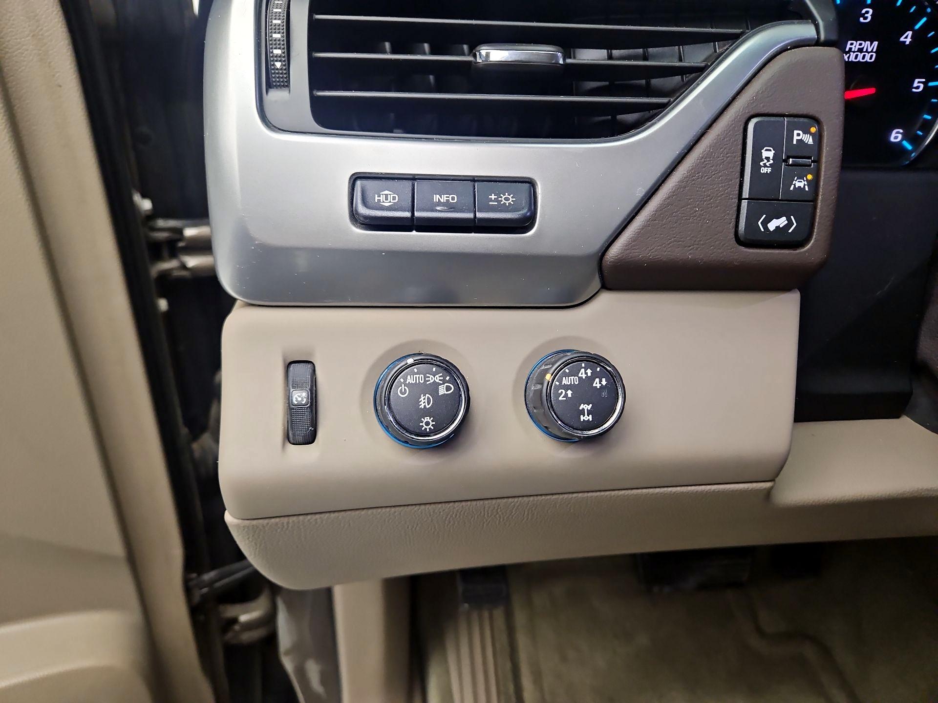 Thumbnail: 2016 Chevrolet Tahoe - 13