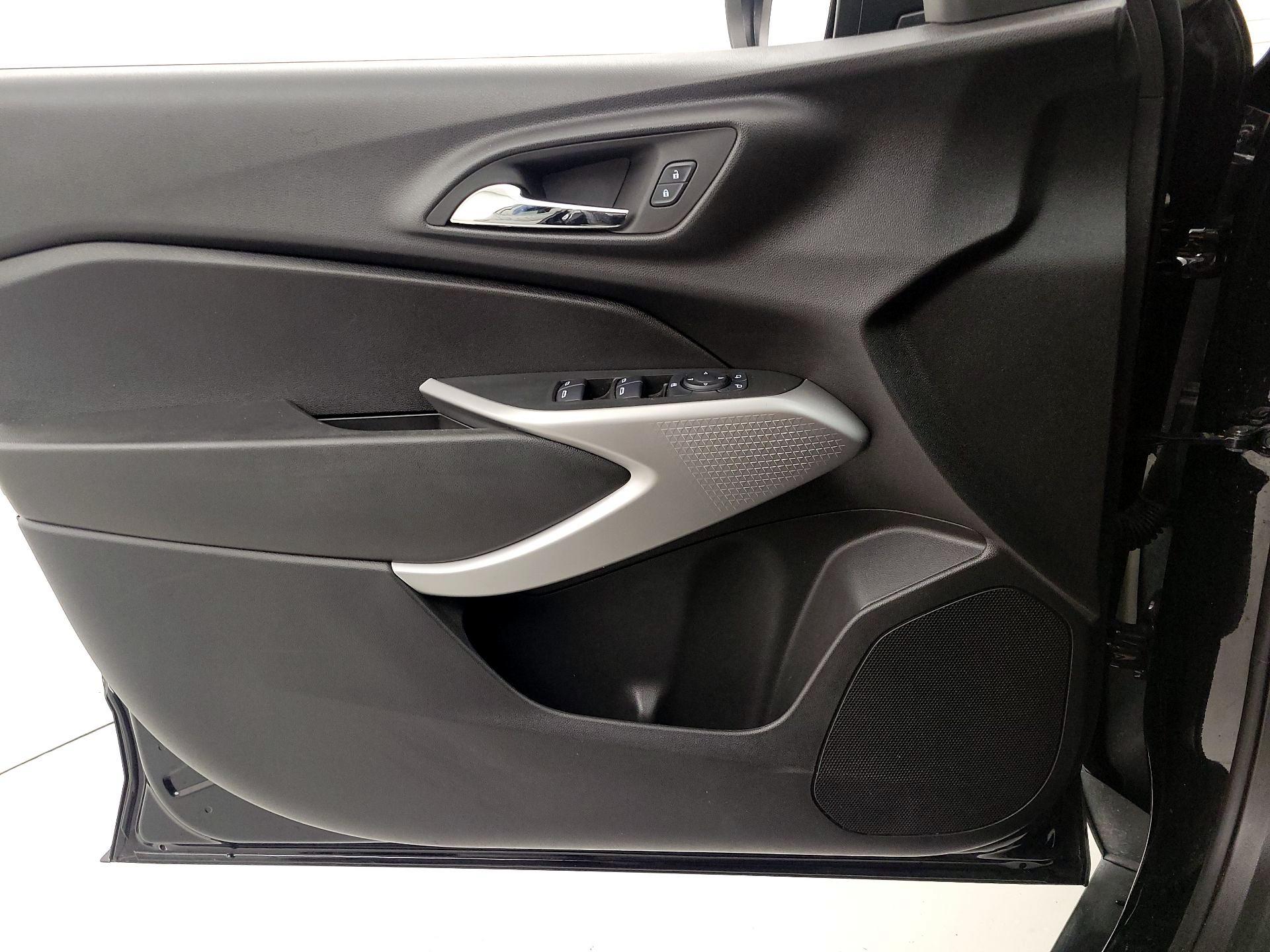 Thumbnail: 2024 Chevrolet Trax - 10