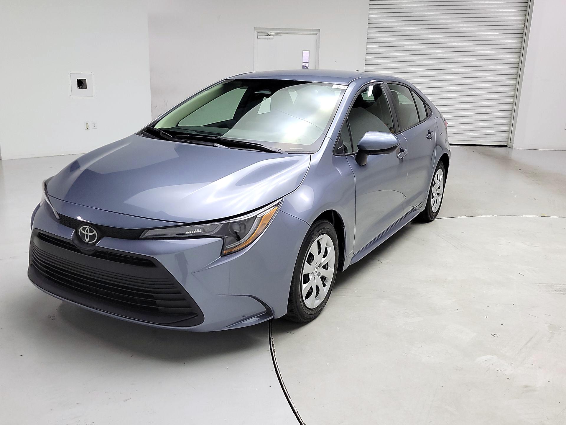 Thumbnail: 2023 Toyota Corolla - 3