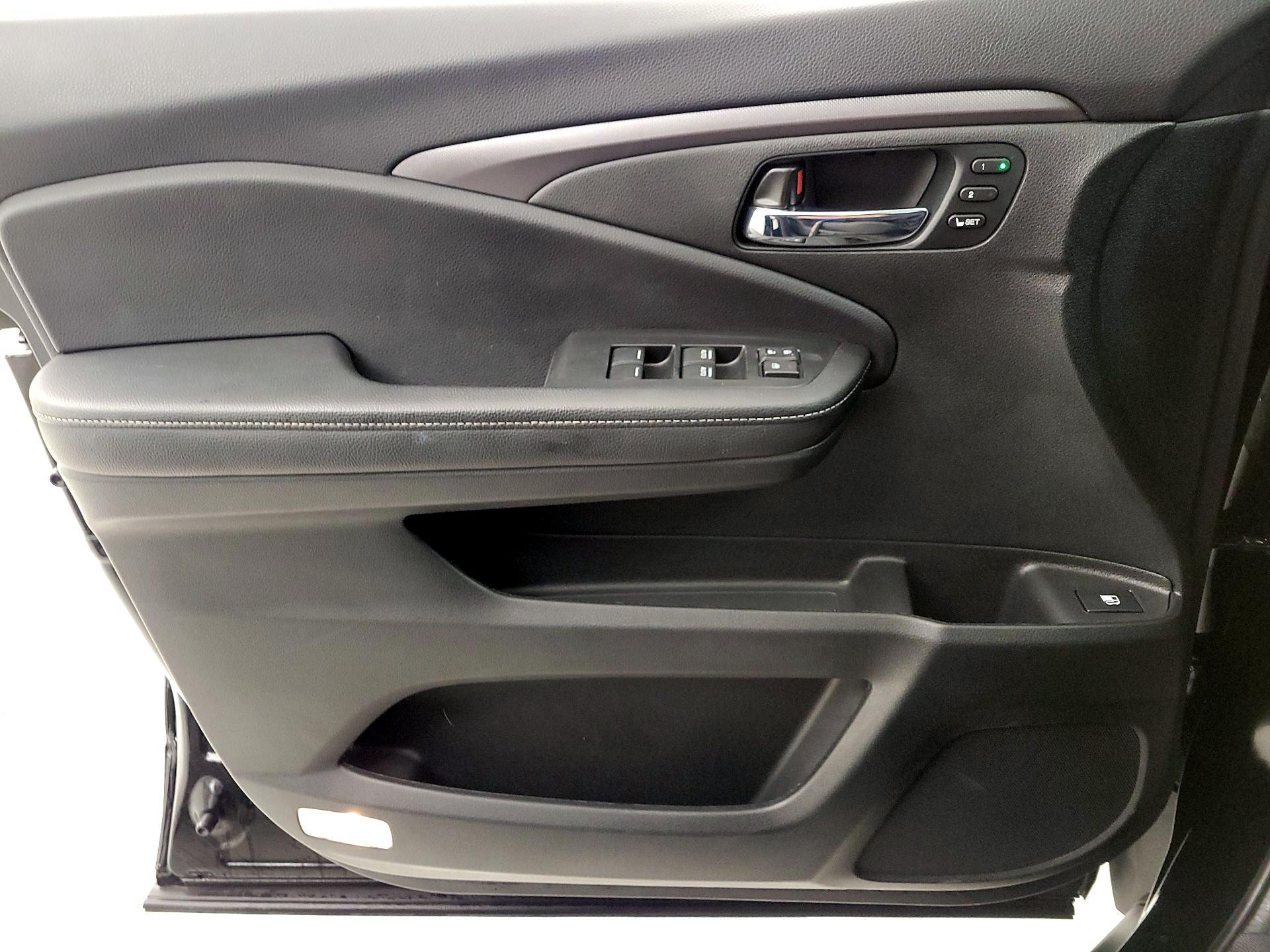 Thumbnail: 2023 Honda Ridgeline - 10