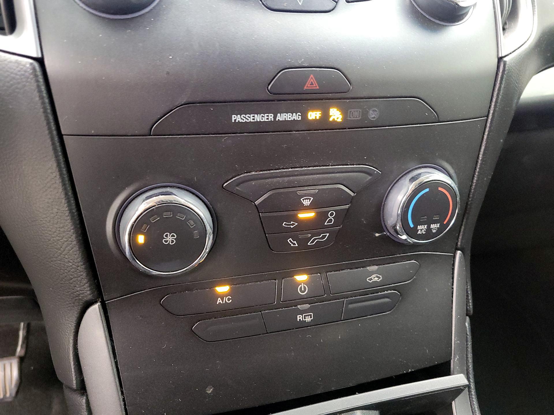 Thumbnail: 2019 Ford Edge - 16