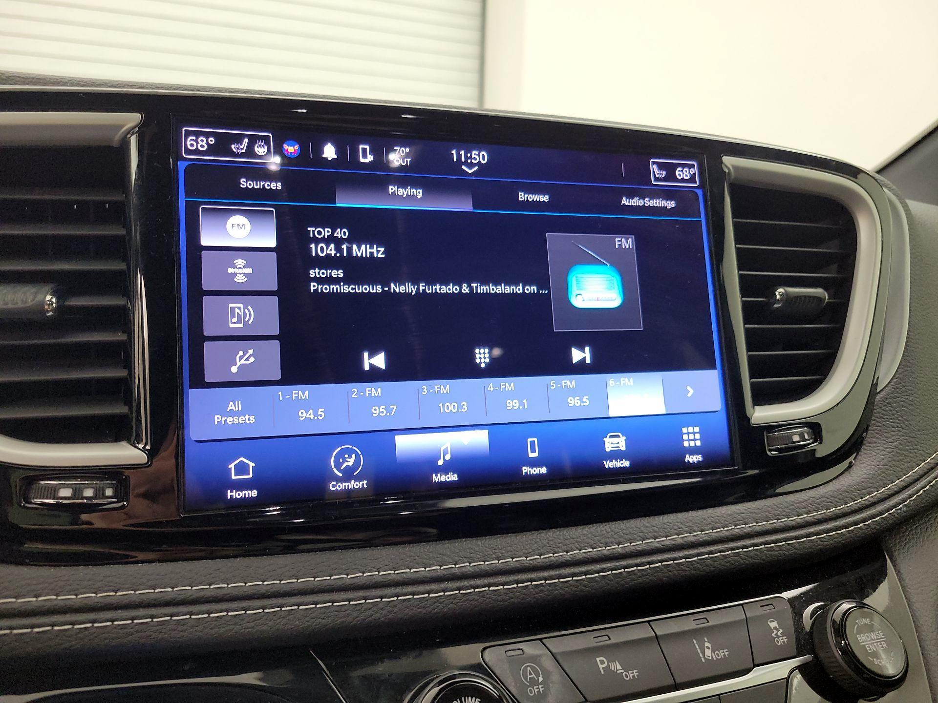 Thumbnail: 2022 Chrysler Pacifica - 15