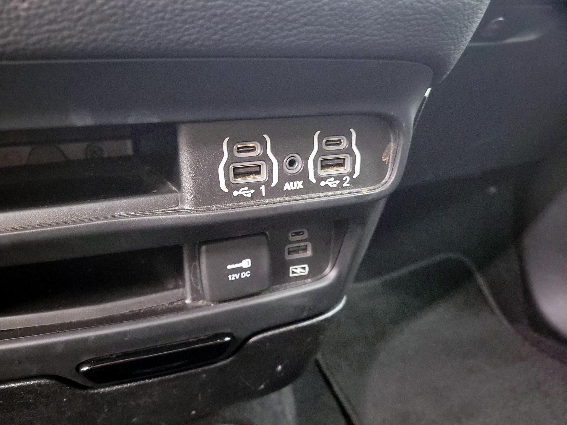 Thumbnail: 2022 Chrysler Pacifica - 18