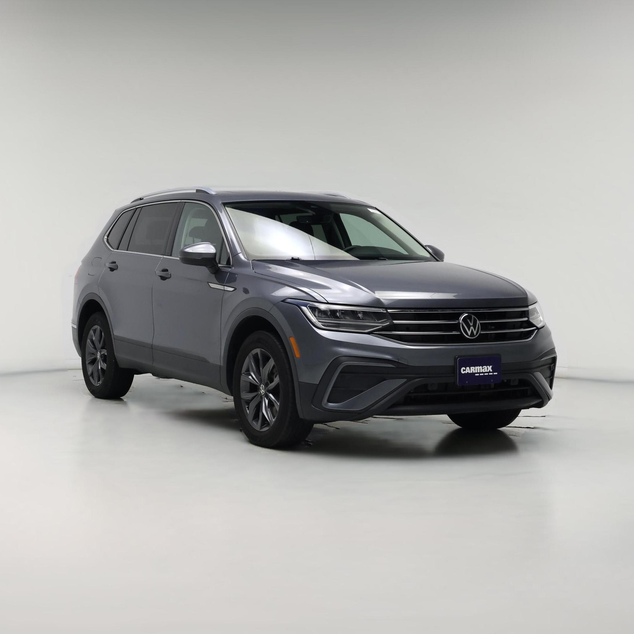 Thumbnail: 2022 Volkswagen Tiguan - 1