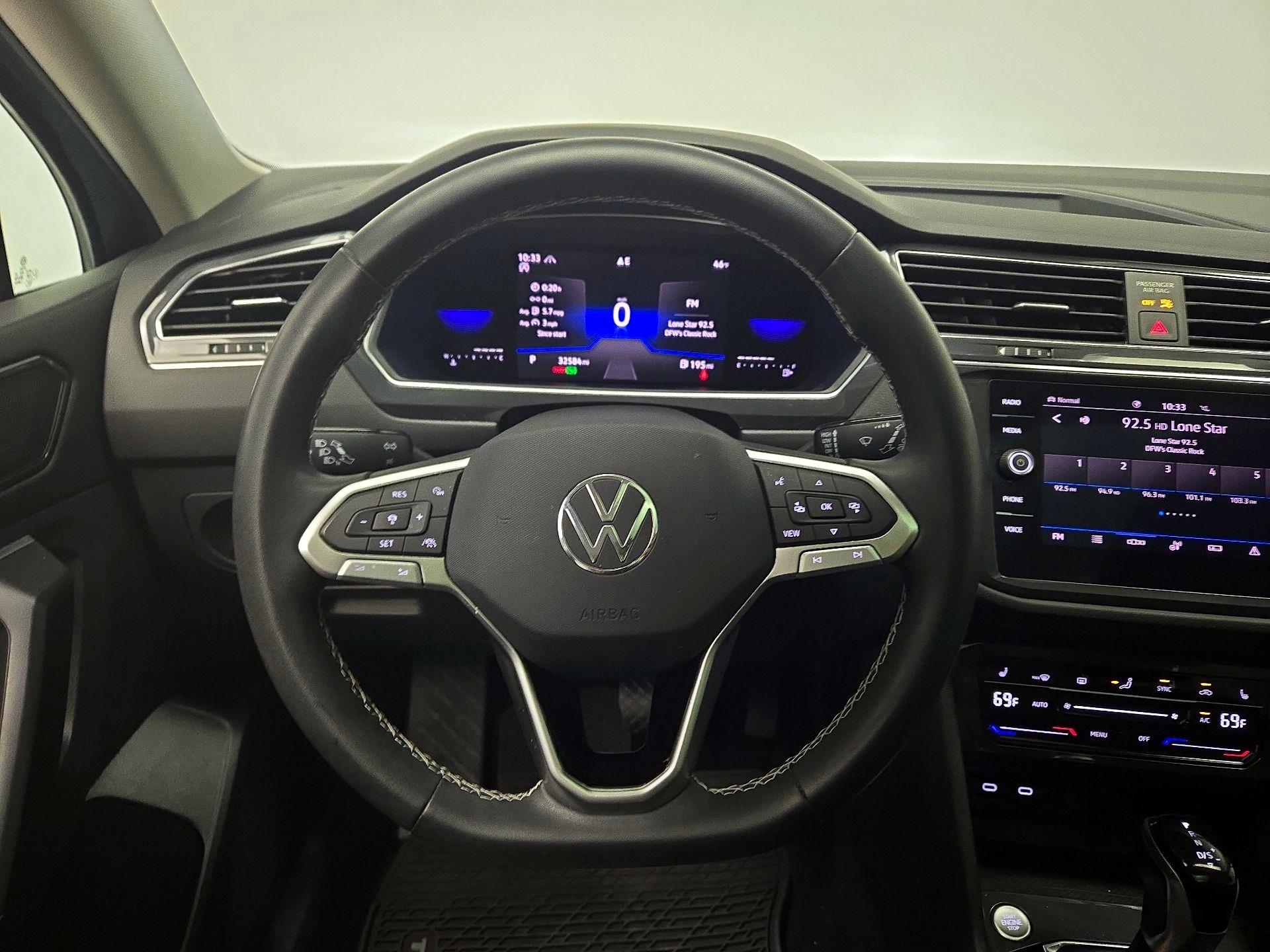 Thumbnail: 2022 Volkswagen Tiguan - 10