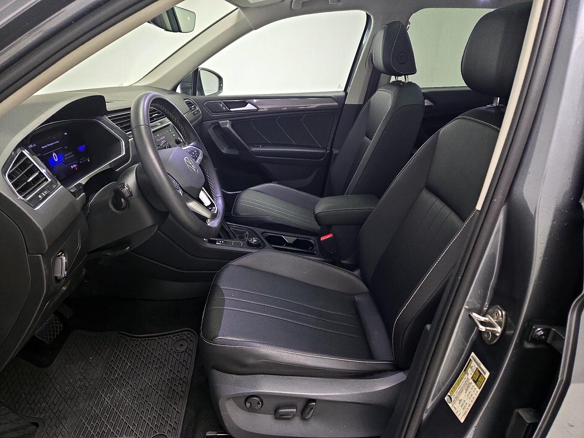 Thumbnail: 2022 Volkswagen Tiguan - 11