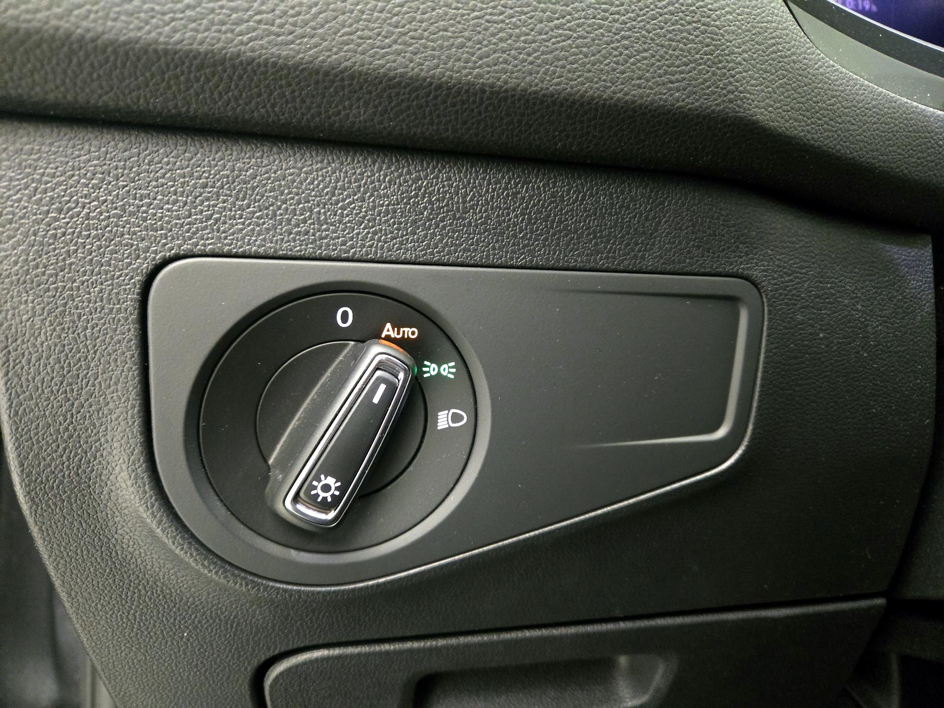 Thumbnail: 2022 Volkswagen Tiguan - 13